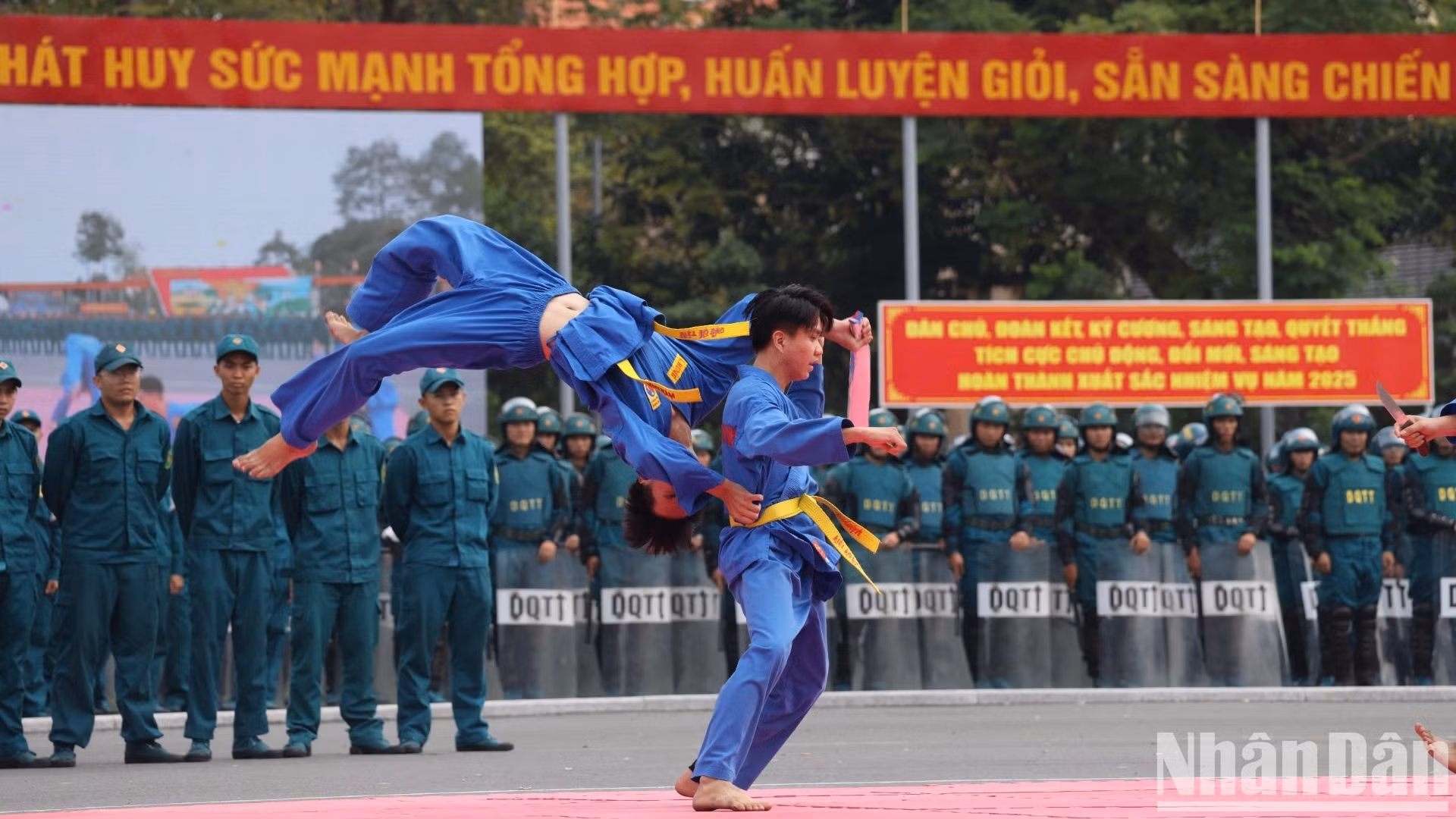 Sau phần lễ là phần hội với các nội dung: Biểu diễn võ thuật, đồng diễn múa súng của Tiểu đoàn Vệ binh - Kiểm soát quân sự 31 và khối nữ Tự vệ quận 8; đồng diễn các vũ điệu tập thể do cán bộ, chiến sĩ lực lượng vũ trang thành phố và đoàn viên thanh niên thành phố thực hiện.