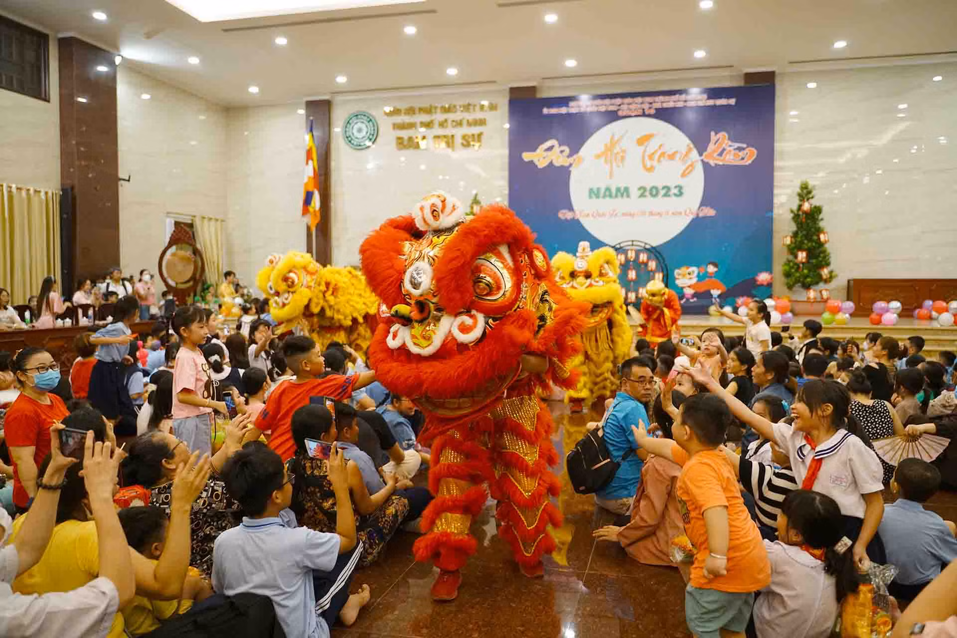 Đây là một trong những chương trình do Hòa thượng Trưởng ban Trị sự Phật giáo thành phố chỉ đạo nhằm thực hiện lời huấn thị của Đức Pháp chủ không chỉ chăm sóc đối với người đã mất mà cả với những hoàn cảnh khó khăn, nhất là các em nhỏ có cha mẹ qua đời vì Covid-19.