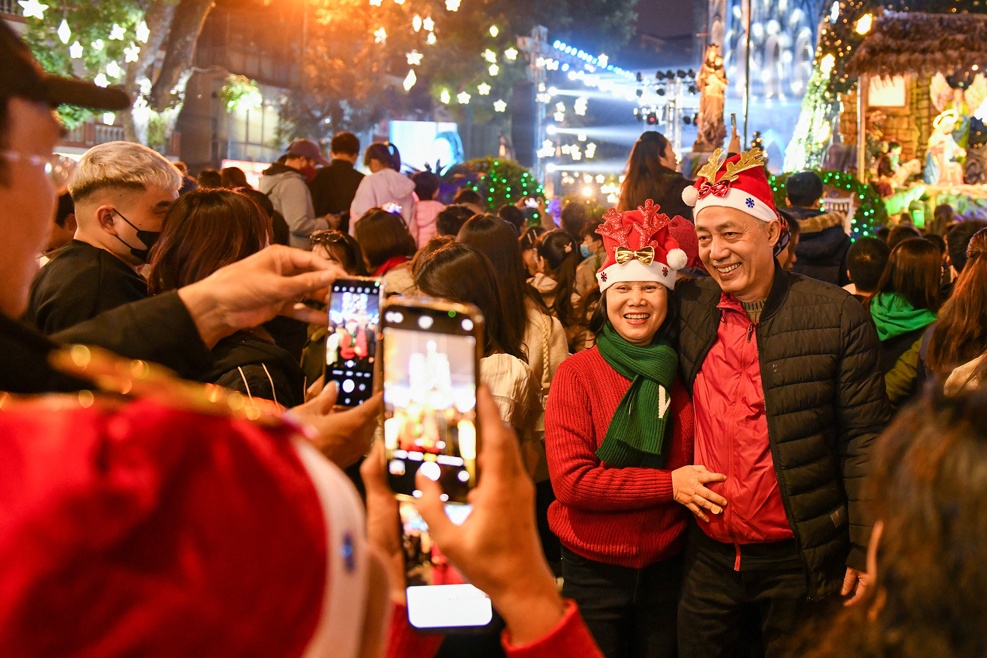 Niềm vui trên gương mặt mọi người.