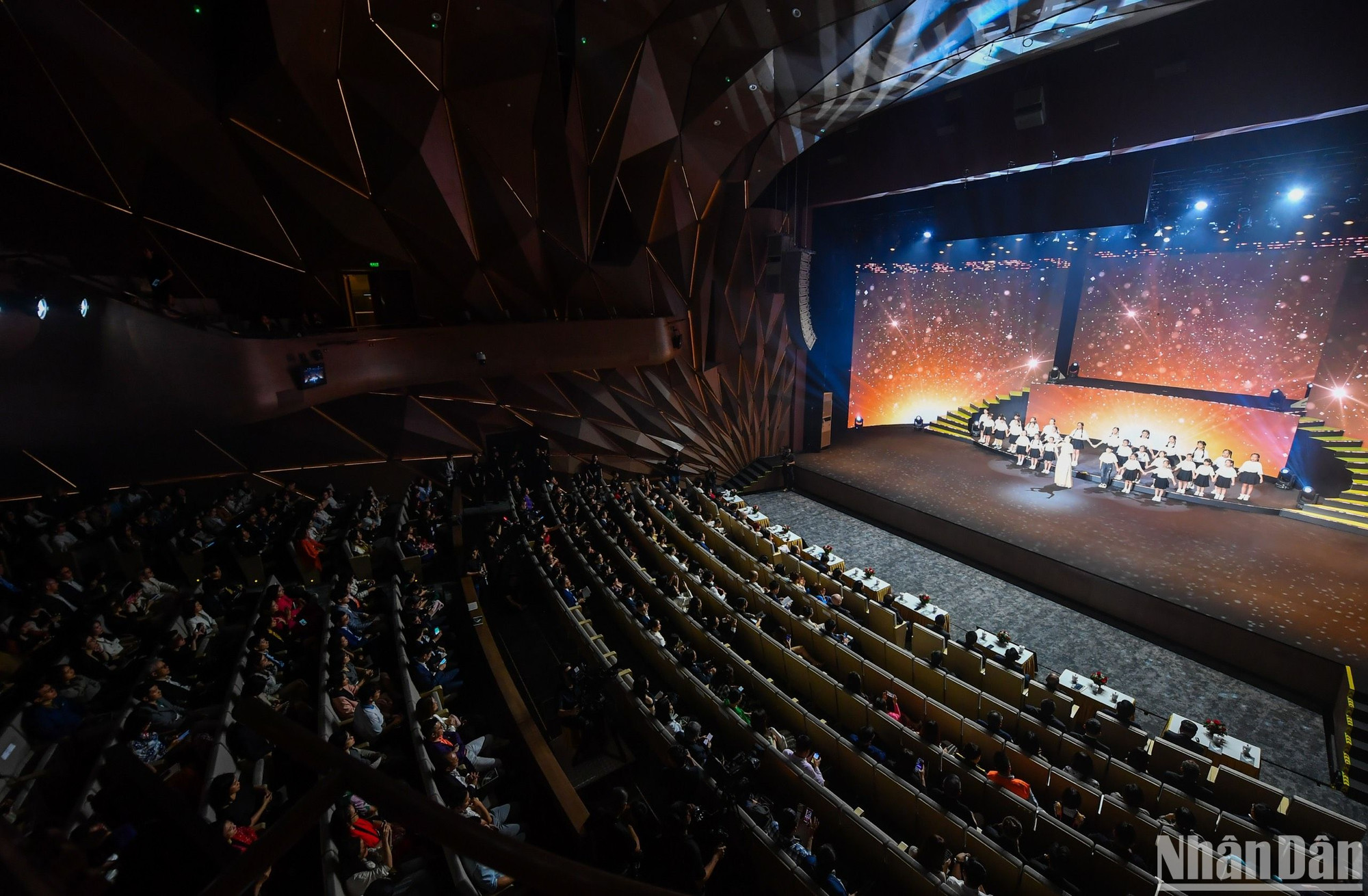 Toàn cảnh đêm Gala trao giải thưởng Hành động vì cộng đồng 2023.