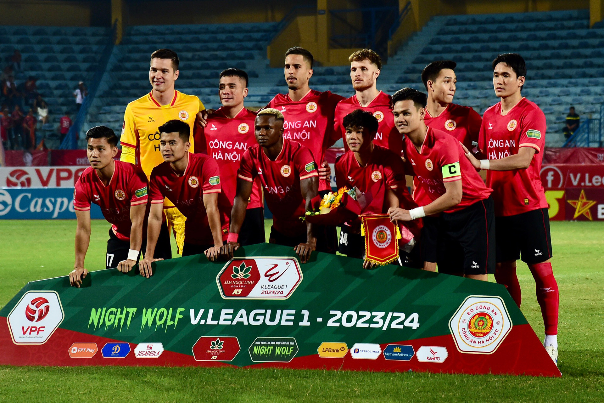 Đội hình xuất phát của câu lạc bộ Công an Hà Nội.
