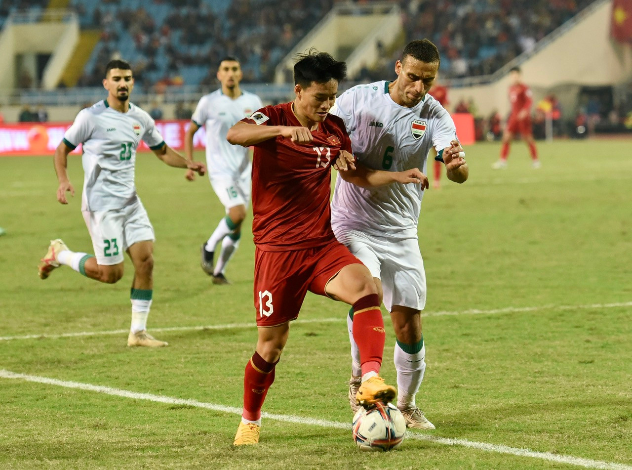 Số cơ hội dứt điểm của Iraq giảm mạnh, thậm chí trong 45 phút thi đấu chính thức của hiệp hai, Iraq chỉ có 3 pha dứt điểm, tất cả đều đi ra ngoài.