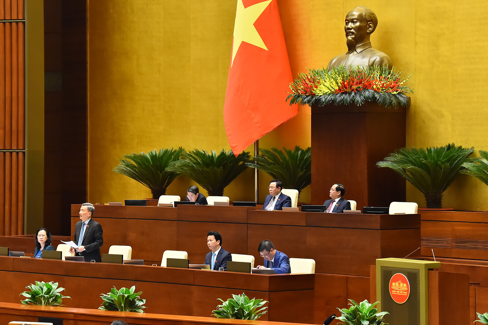 Ủy viên Ủy ban Thường vụ Quốc hội, Chủ nhiệm Ủy ban Khoa học, Công nghệ và Môi trường của Quốc hội Lê Quang Huy phát biểu giải trình, làm rõ một số vấn đề các đại biểu Quốc hội nêu về dự án Luật Tài nguyên nước (sửa đổi).