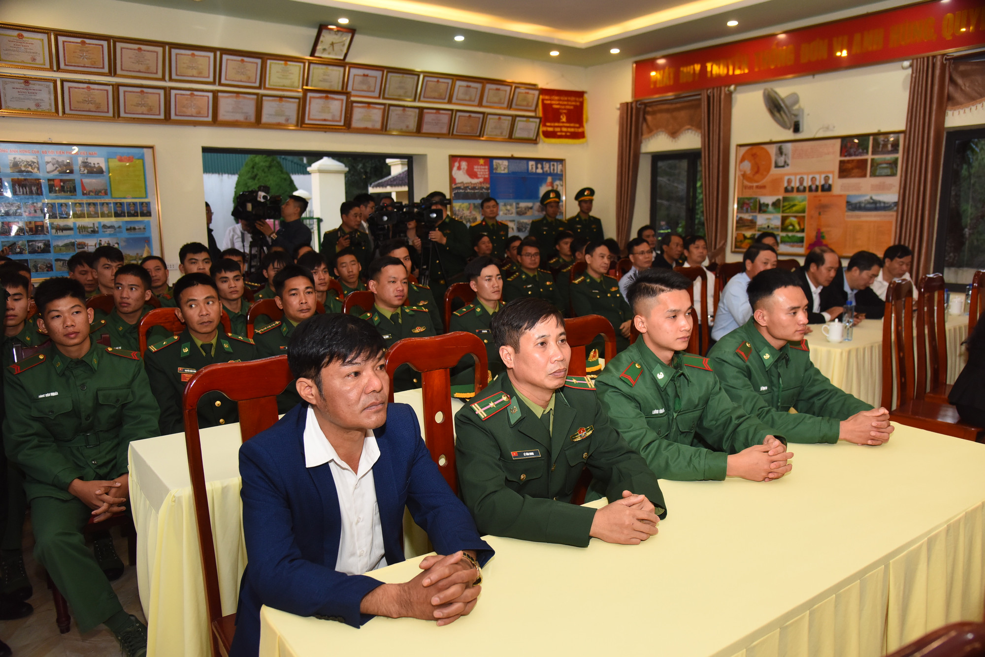 Cán bộ, chiến sĩ Đồn Biên phòng Huổi Luông.