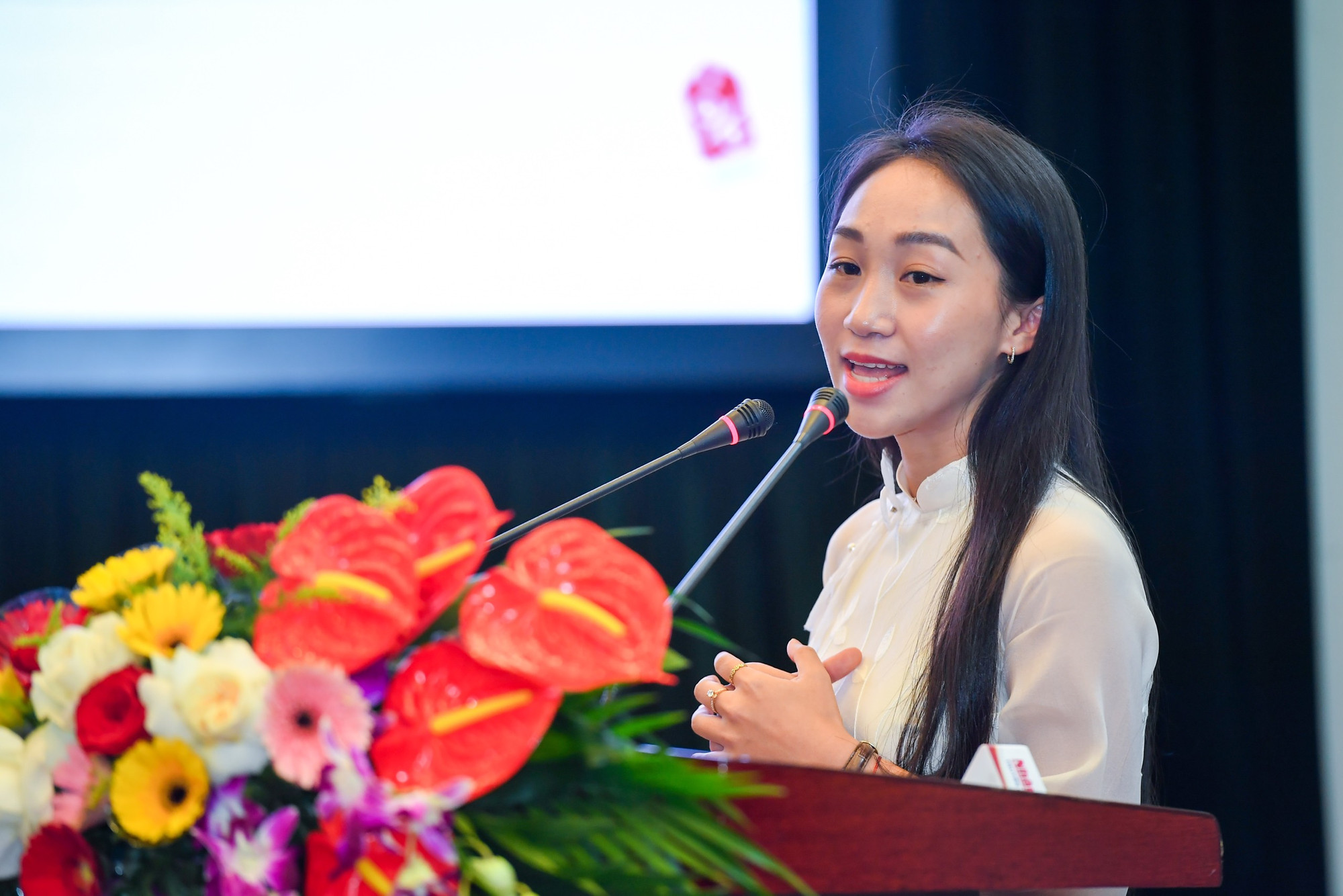 Em Nguyễn Thị Tường Thảo (Phó Giám đốc Hợp tác xã Vườn nhà Đà Lạt, tỉnh Lâm Đồng, nhà sáng tạo nội dung số Thảo Mola - Món lạ vườn nhà) chia sẻ câu chuyện về quảng bá sản phẩm nông sản địa phương OCOP qua kênh TikTok của bản thân.