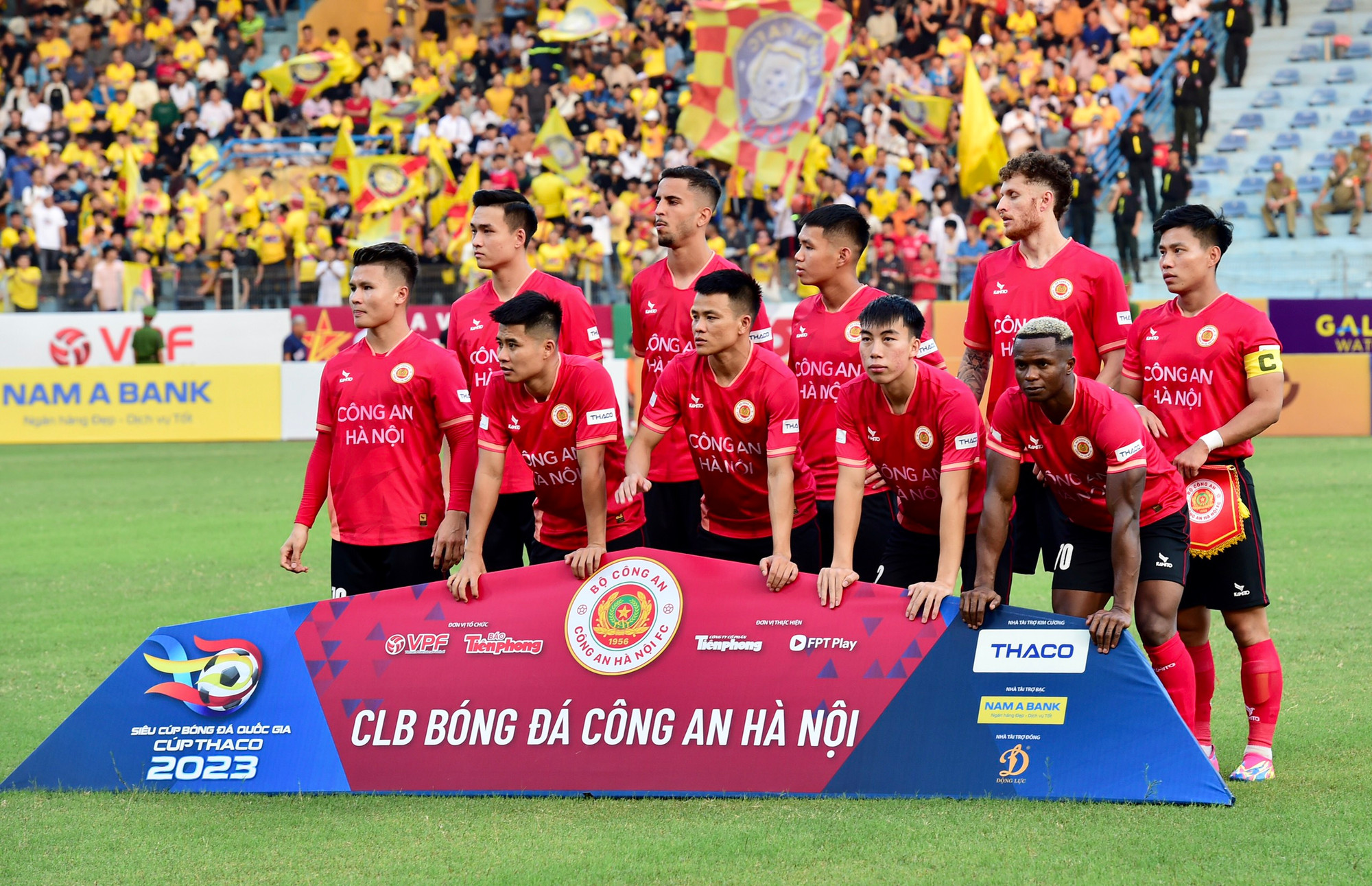Đội hình xuất phát của câu lạc bộ Công an Hà Nội.