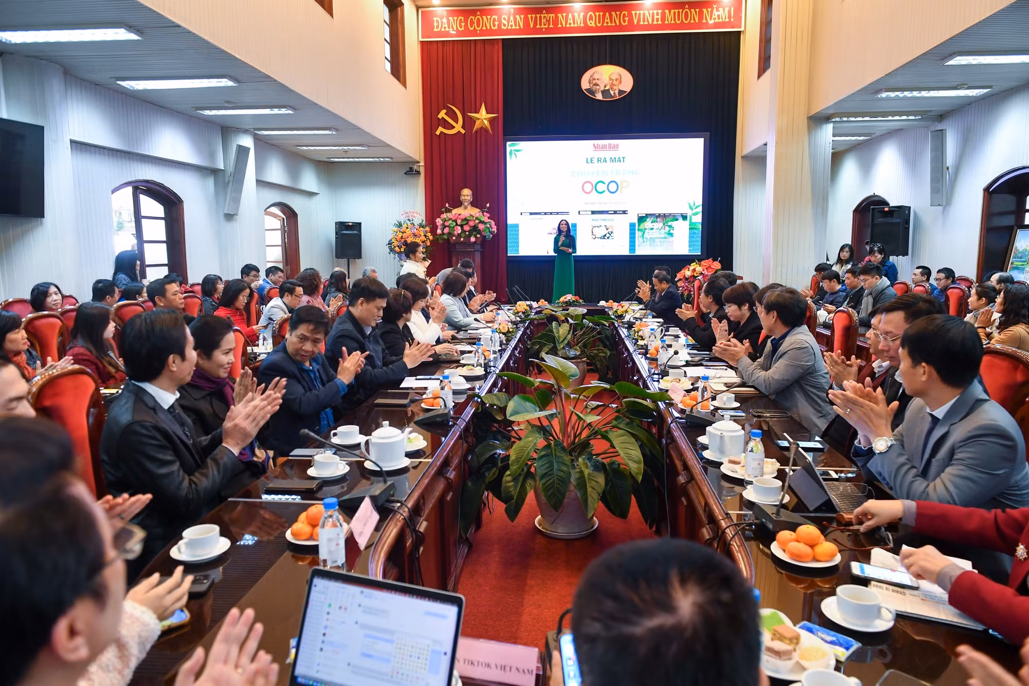 Quang cảnh lễ khai trương Chuyên trang OCOP trên Báo Nhân Dân.