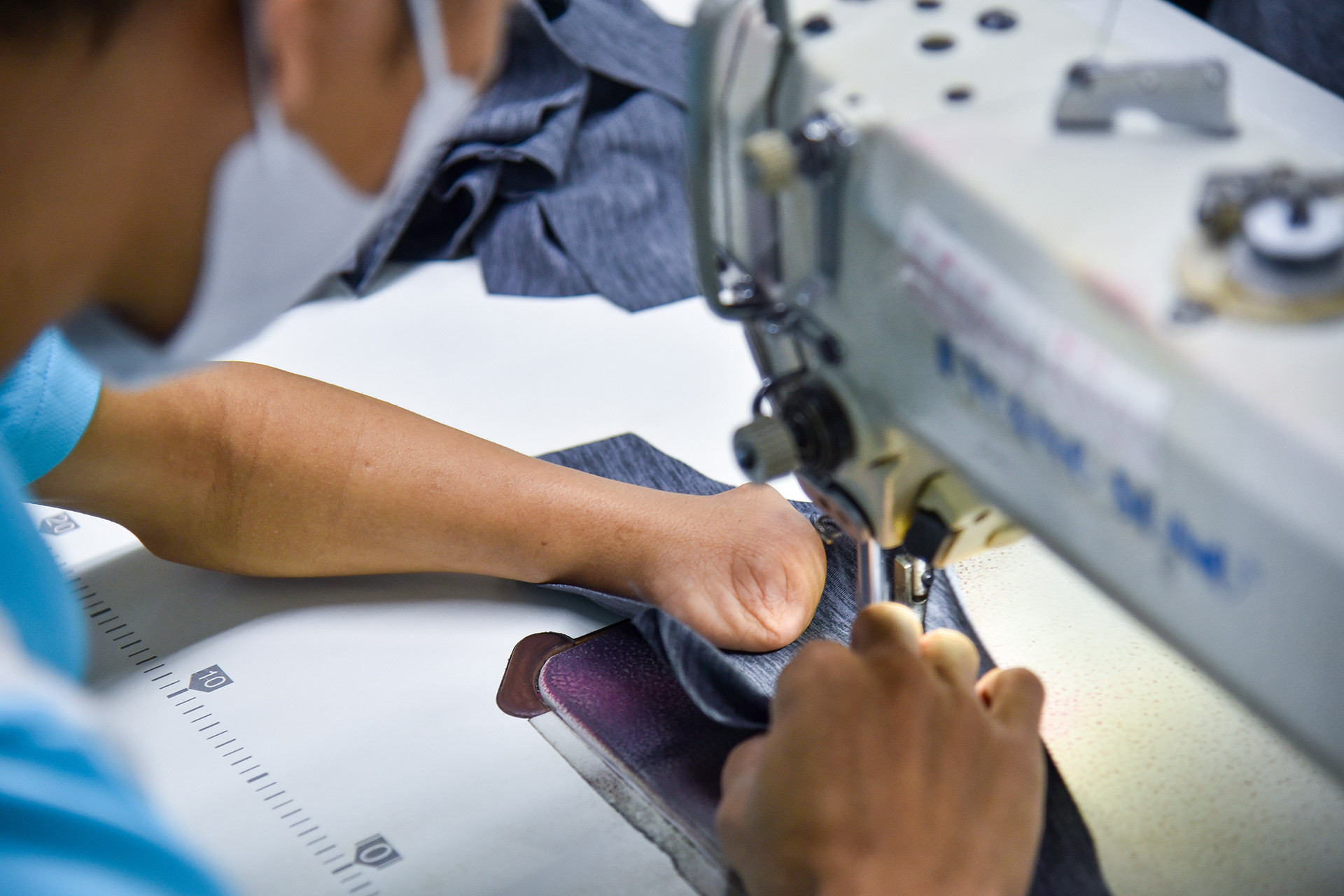 Anh có thể làm việc hiệu quả dù thiếu đi một phần cơ thể.