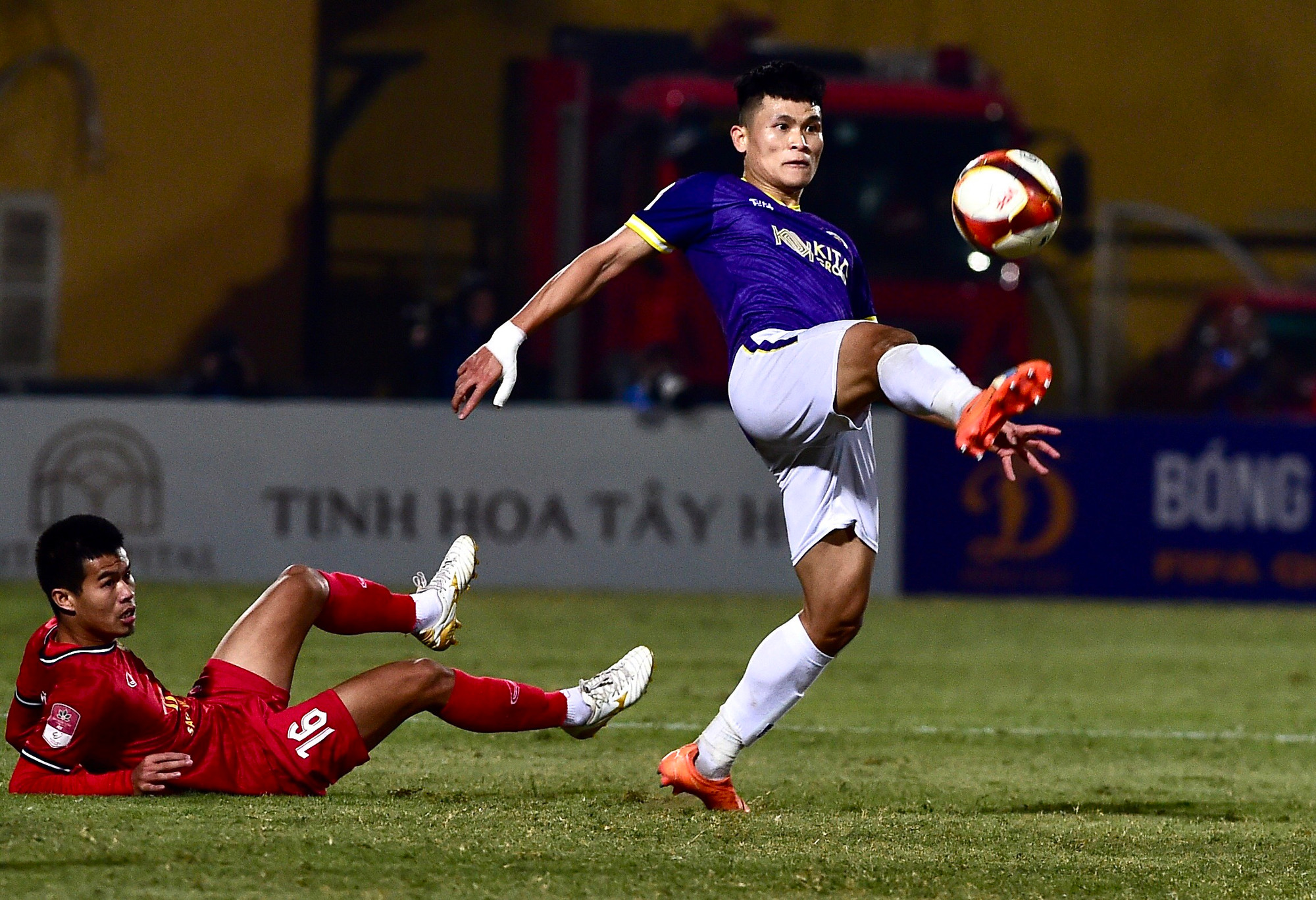 Nhưng tiền đạo này chưa thể tạo ra đột biến. Nhưng tiền đạo này chưa thể tạo ra đột biến.