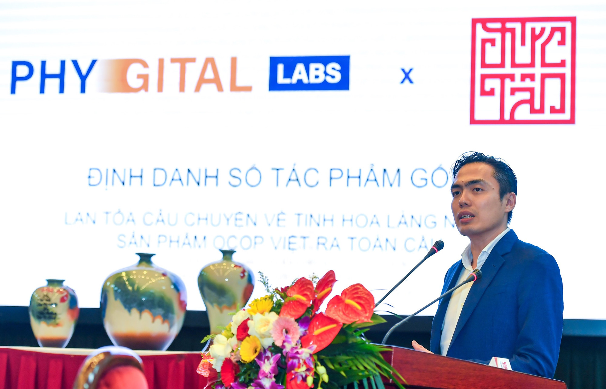 Ông Nguyễn Huy, Tổng Giám đốc Công ty CP Phygital Labs trình bày giải pháp công nghệ Nomion tại sự kiện.