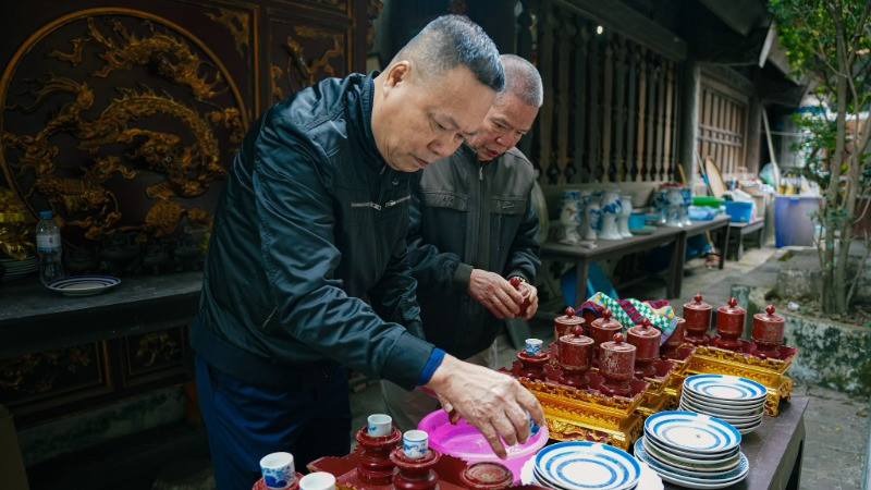 Ai bận đến mấy cũng gác lại công việc để ra đình làng.