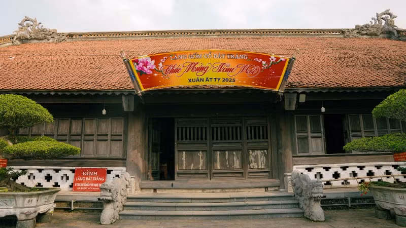 Đình làng Bát Tràng trước ngày khai hội.