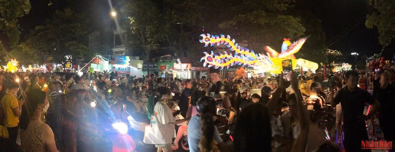 Lễ hội Thành Tuyên năm 2022 sẽ chính thức diễn ra từ ngày 4/9, trong đó bao gồm chuỗi các hoạt động văn hóa, thể thao, du lịch đặc sắc, đặc biệt phải kể đến Lễ đón nhận Bằng ghi danh của UNESCO "Thực hành Then của người Tày, Nùng, Thái" vào danh sách Di sản văn hóa phi vật thể đại diện của nhân loại (3/9), đêm hội Thành Tuyên (4/9), lễ hội bia (2-4/9) và đêm chung kết Cuộc thi Người đẹp xứ Tuyên (10/9).