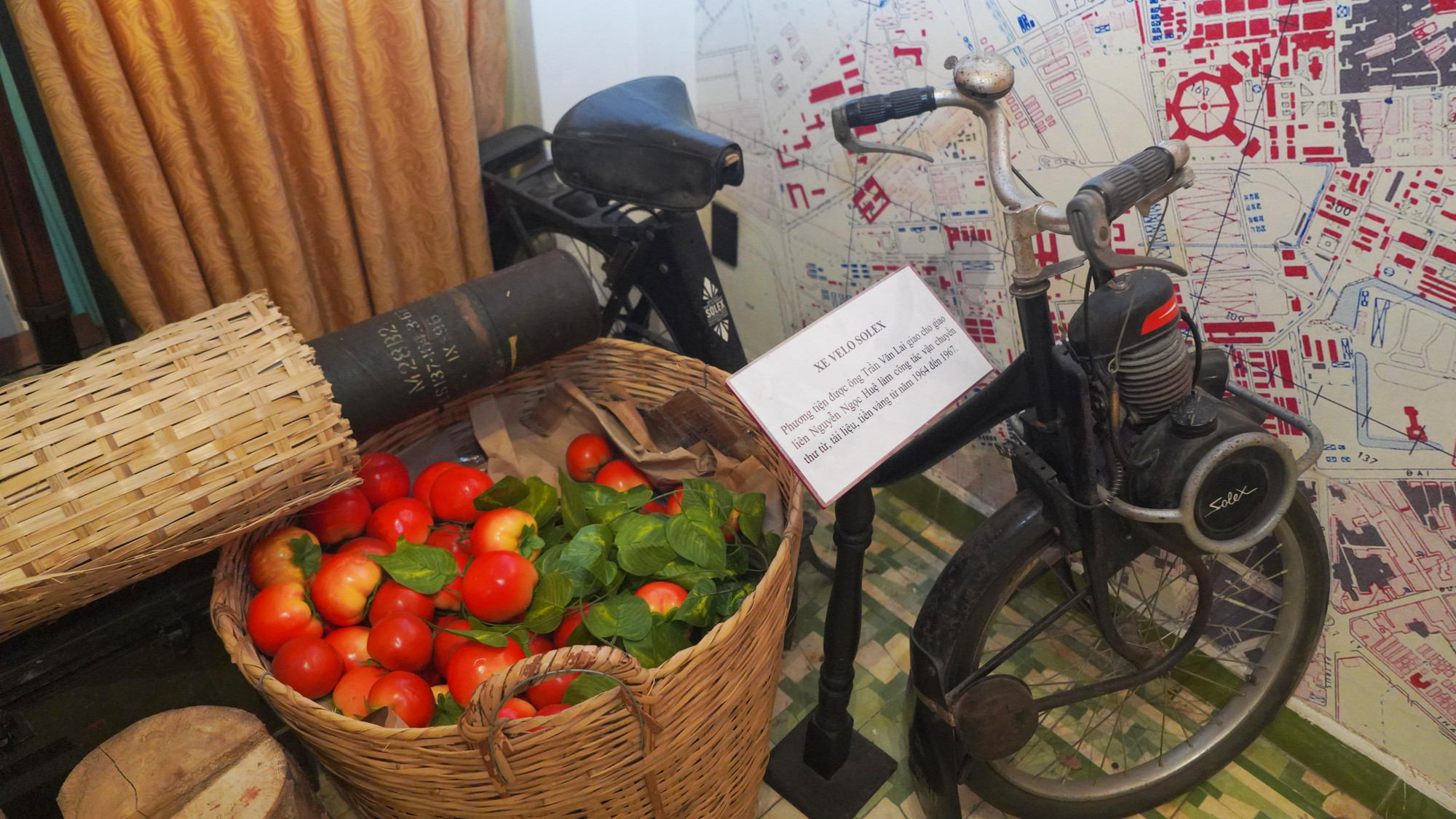 Những chiếc xe chở tài liệu năm xưa.