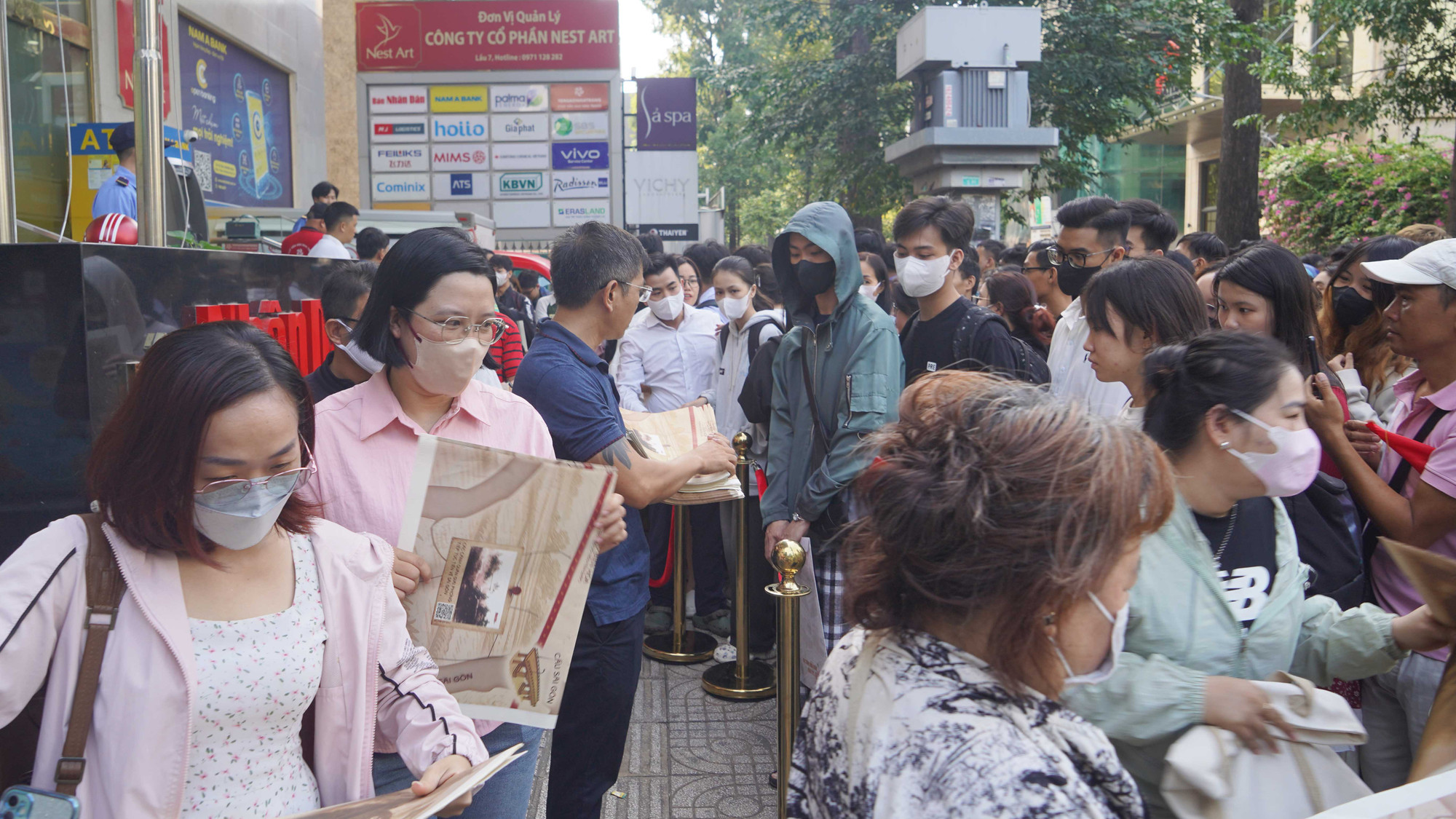 Phụ san đặc biệt tuyên truyền Kỷ niệm 50 năm Ngày Giải phóng miền nam, thống nhất đất nước của Báo Nhân Dân đến bạn đọc.