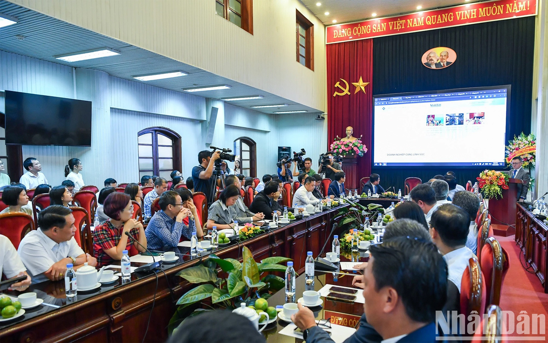 Toàn cảnh Lễ khai trương Chuyên trang Thương hiệu quốc gia. (Ảnh: THÀNH ĐẠT) Toàn cảnh Lễ khai trương Chuyên trang Thương hiệu quốc gia. (Ảnh: THÀNH ĐẠT)