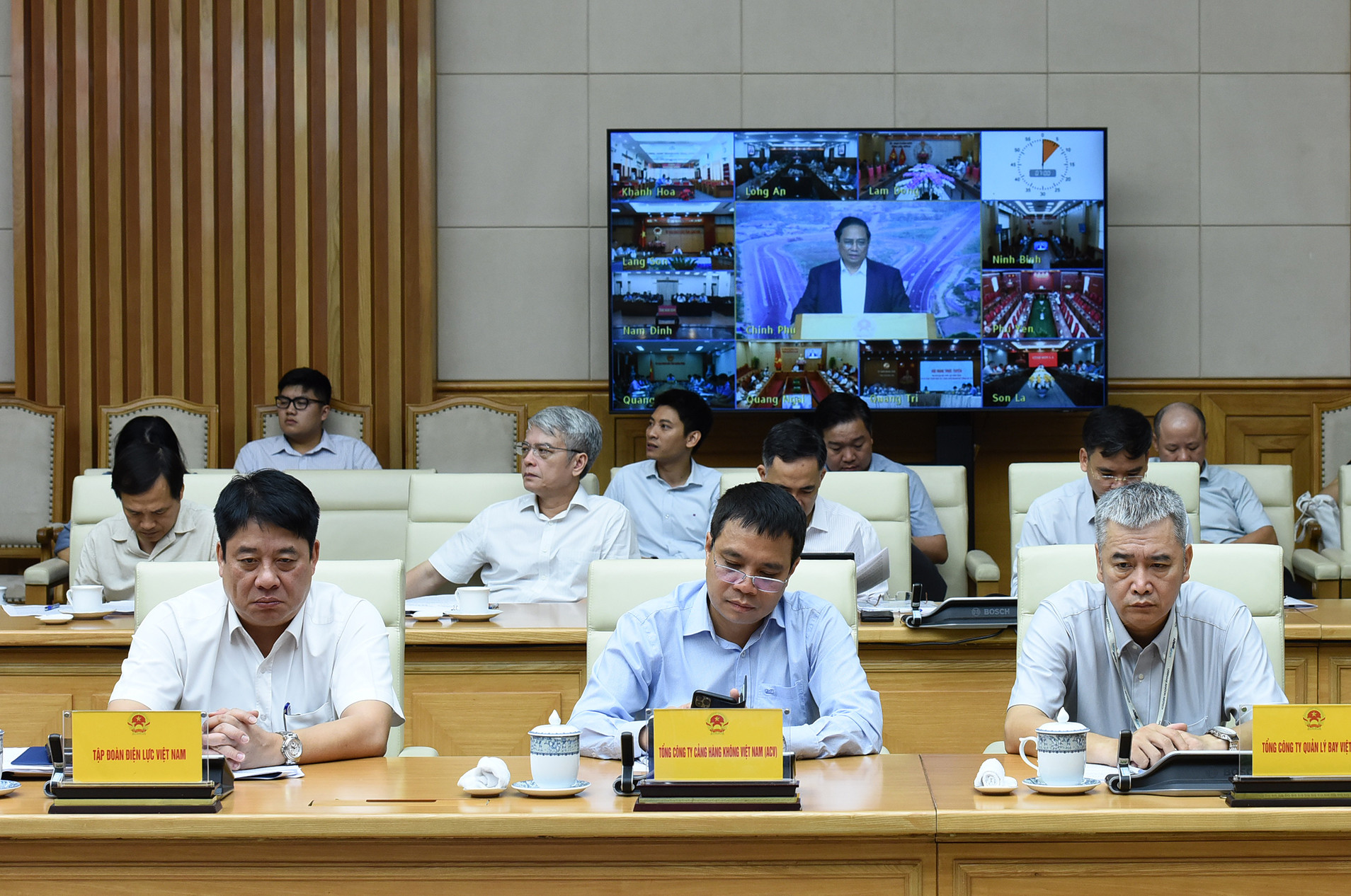 Đại diện các tổng công ty, doanh nghiệp phát biểu tại hội nghị.