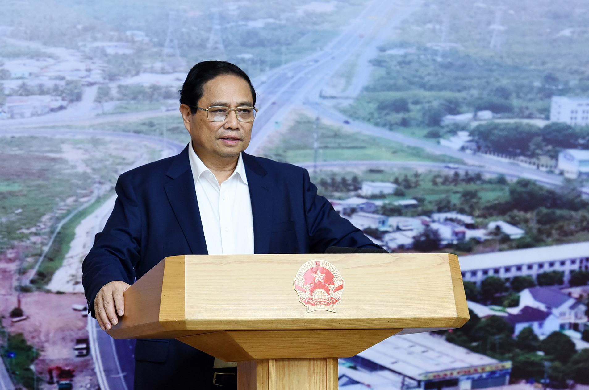 Thủ tướng Phạm Minh Chính phát biểu chỉ đạo tai Phiên họp thứ 13 Ban chỉ đạo Nhà nước các công trình, dự án quan trọng quốc gia, trọng điểm ngành giao thông vận tải.