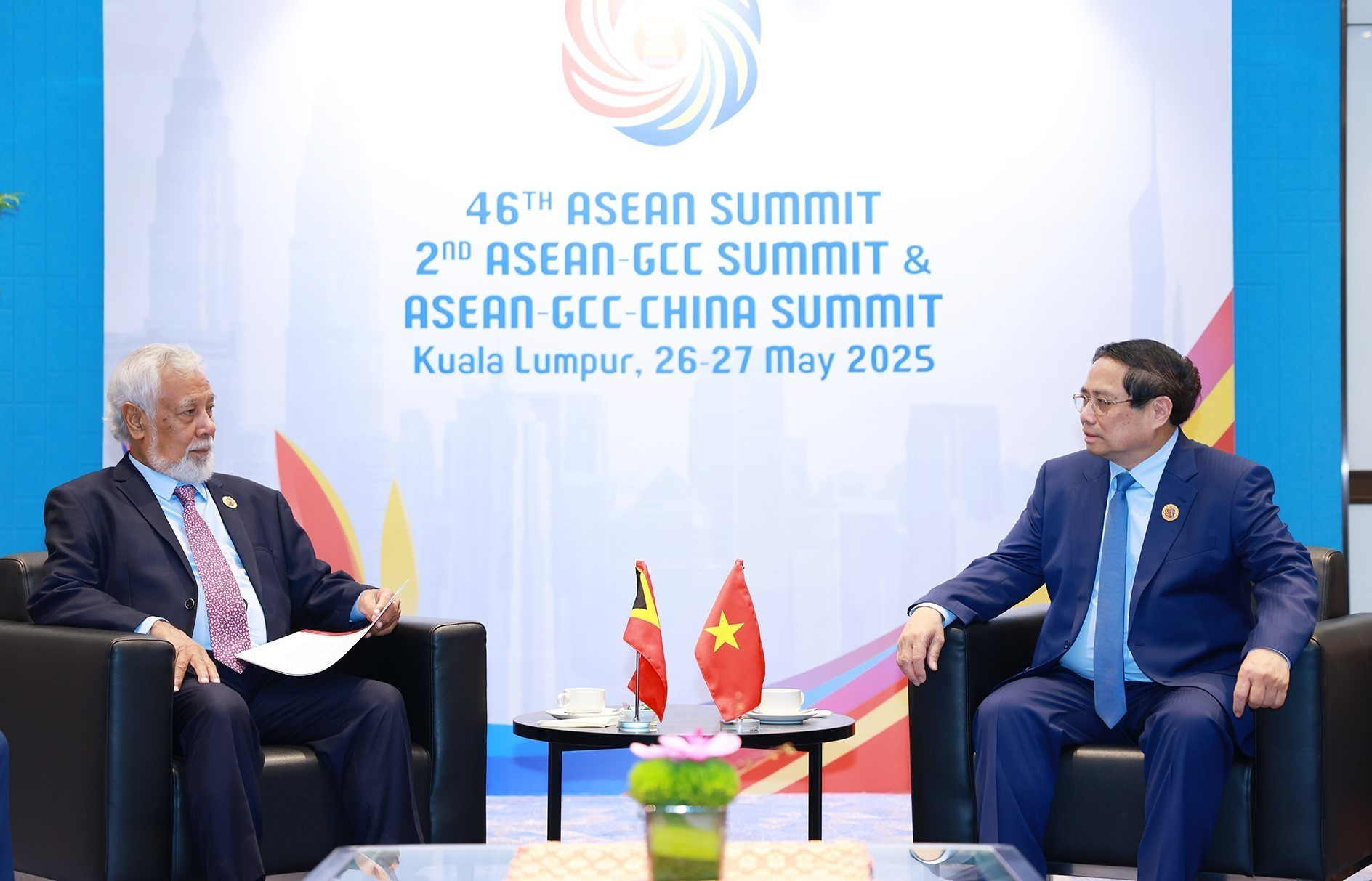 Thủ tướng Phạm Minh Chính gặp Thủ tướng Timor-Leste Xanana Gusmao. (Ảnh: Dương Giang/TTXVN)