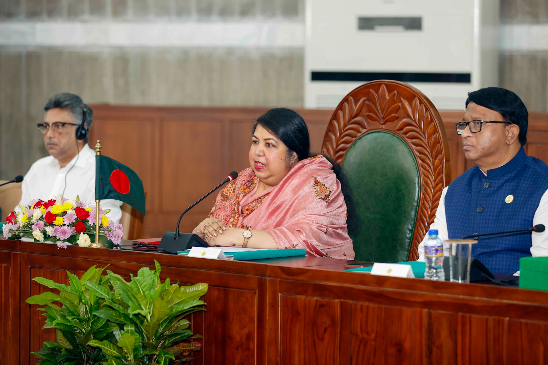 Chủ tịch Quốc hội Bangladesh Shirin Sharmin Chaudhury phát biểu tại buổi hội đàm.