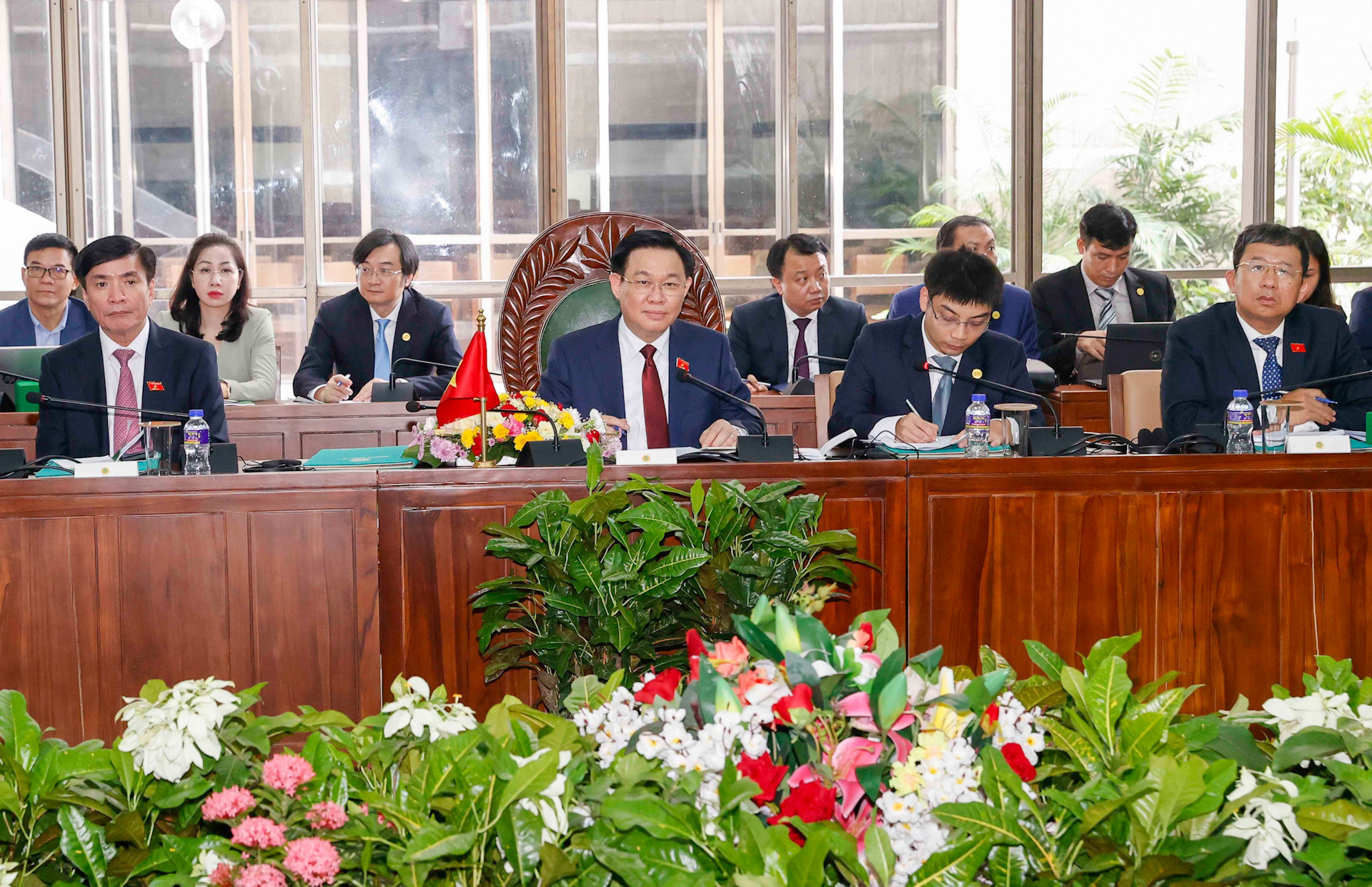 Chủ tịch Quốc hội Vương Đình Huệ phát biểu tại buổi hội đàm.