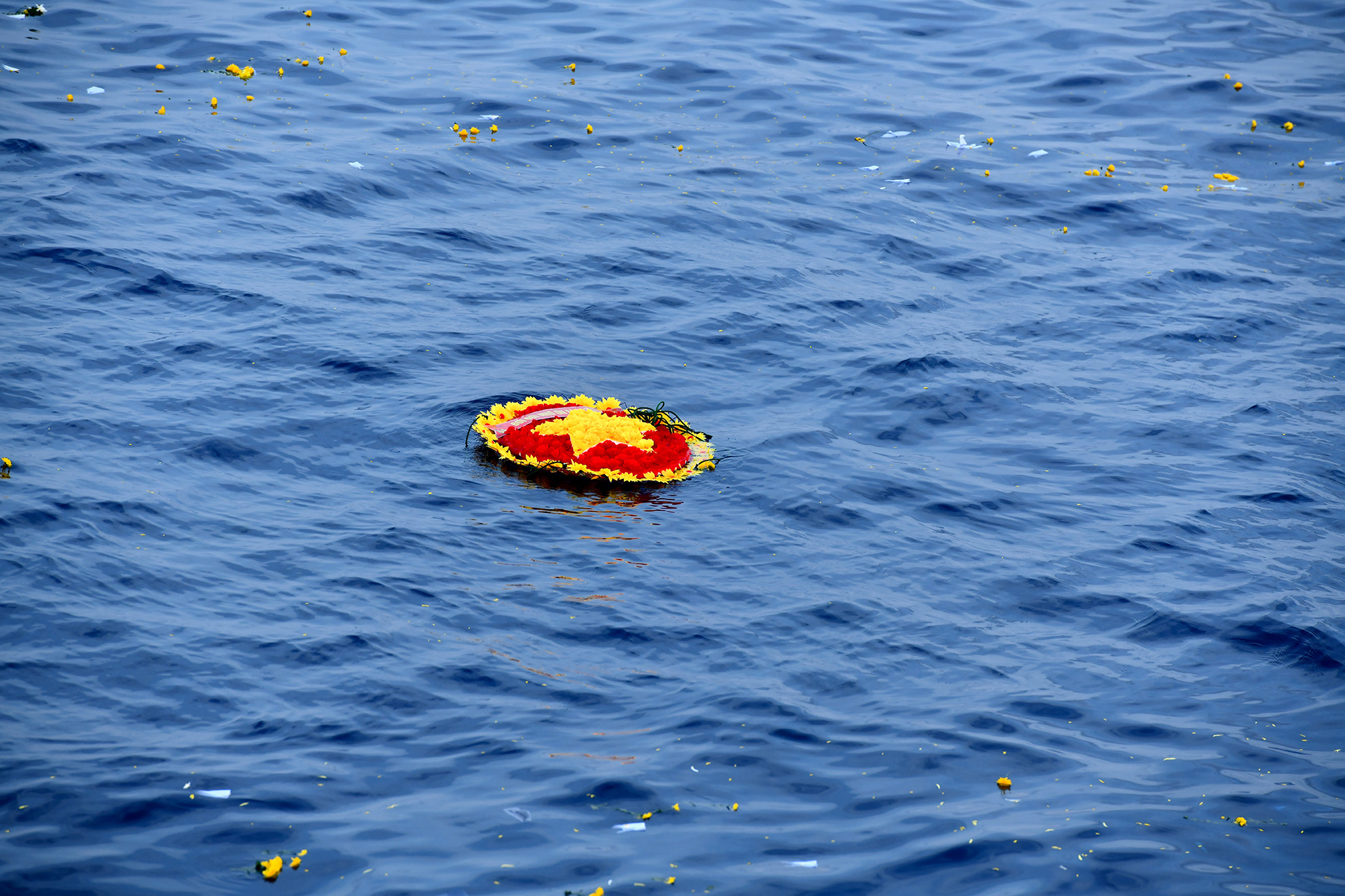 Tổ quốc ghi ơn các anh hùng liệt sĩ.