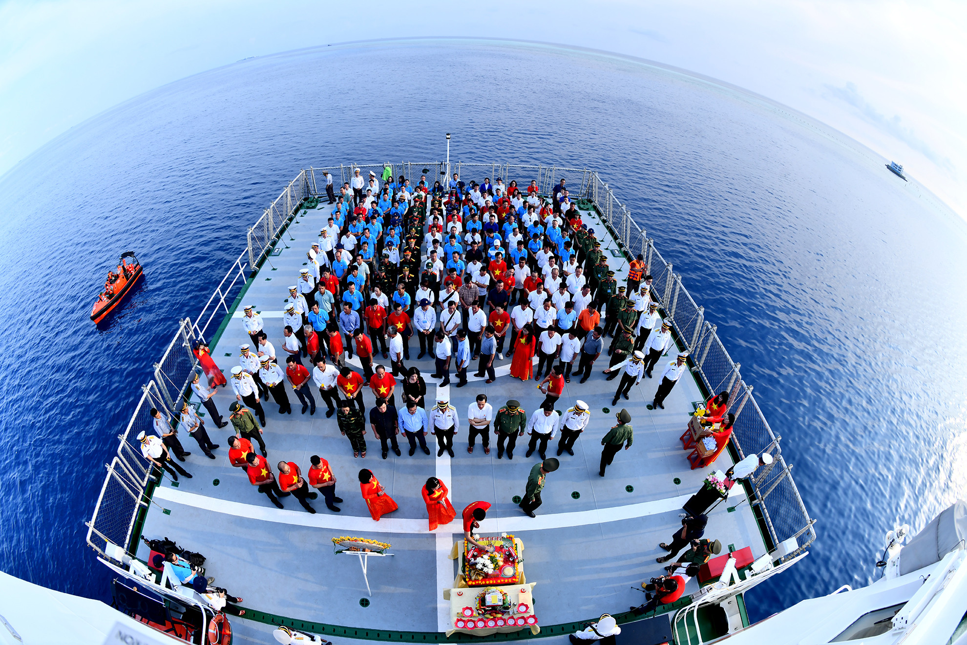 Lễ tưởng niệm 64 cán bộ chiến sĩ đã anh dũng hy sinh vì sự nghiệp bảo vệ chủ quyền biển đảo tại vùng biển Gạc Ma, Cô Lin, Len Đao.