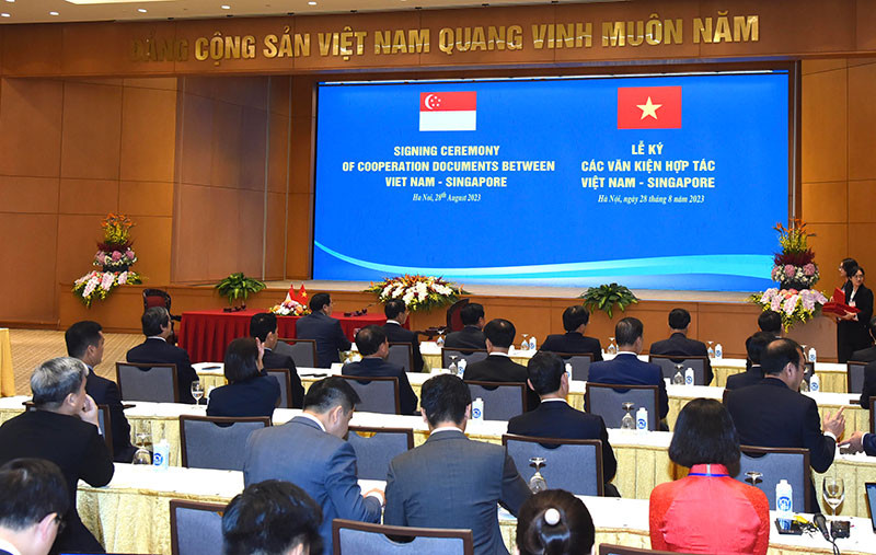 Quang cảnh lễ ký kết.