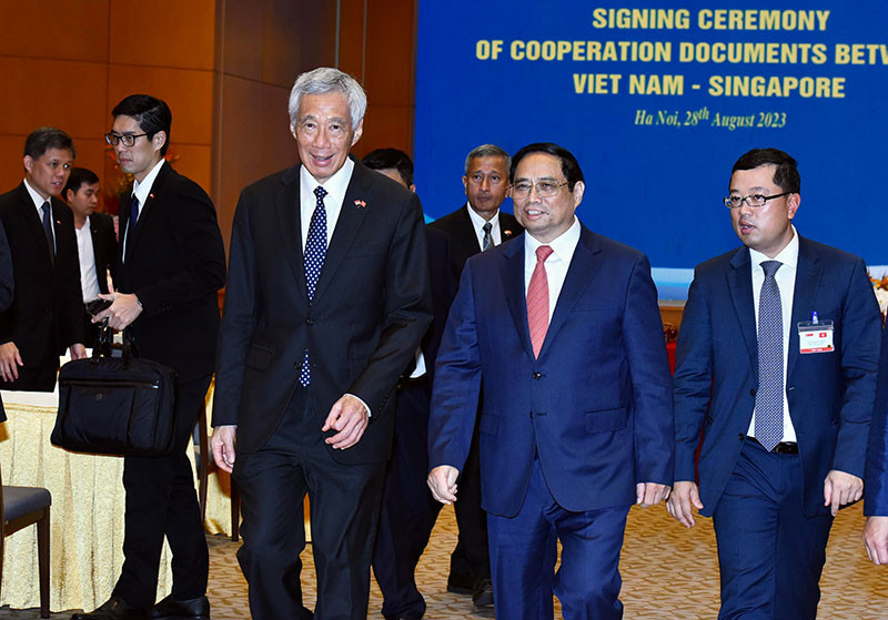 Thủ tướng Phạm Minh Chính và Thủ tướng Singapore Lý Hiển Long.