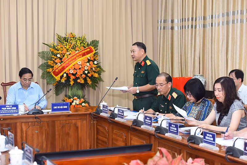 Đại diện lãnh đạo Ban Quản lý Lăng Chủ tịch Hồ Chí Minh.