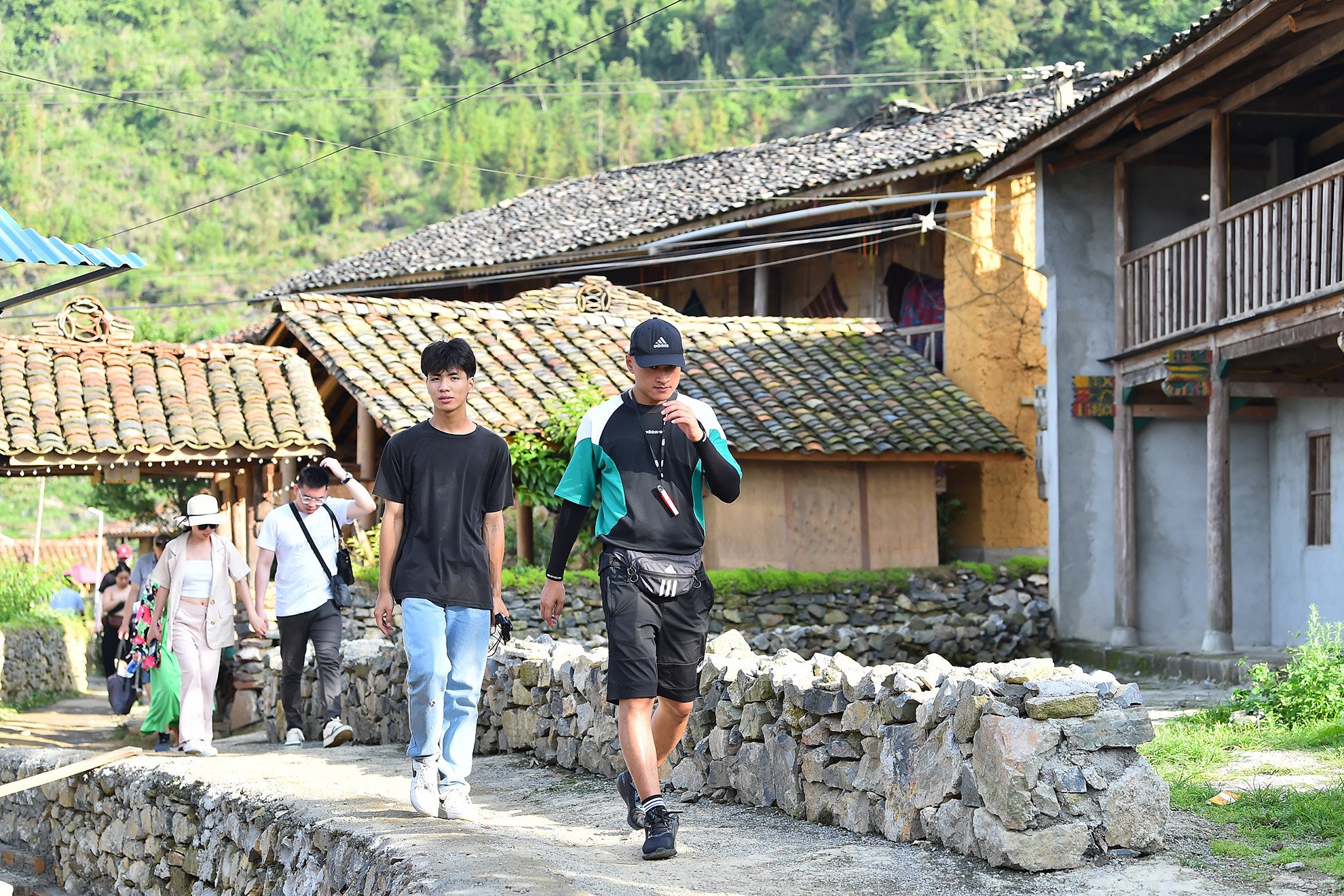 Khách du lịch trong nước và quốc tế đều muốn tìm kiếm một nơi bình yên, thư thái như làng Lô Lô Chải để nghỉ ngơi, khám phá, trải nghiệm sau những ngày vội vã chạy theo nhịp sống hiện đại.