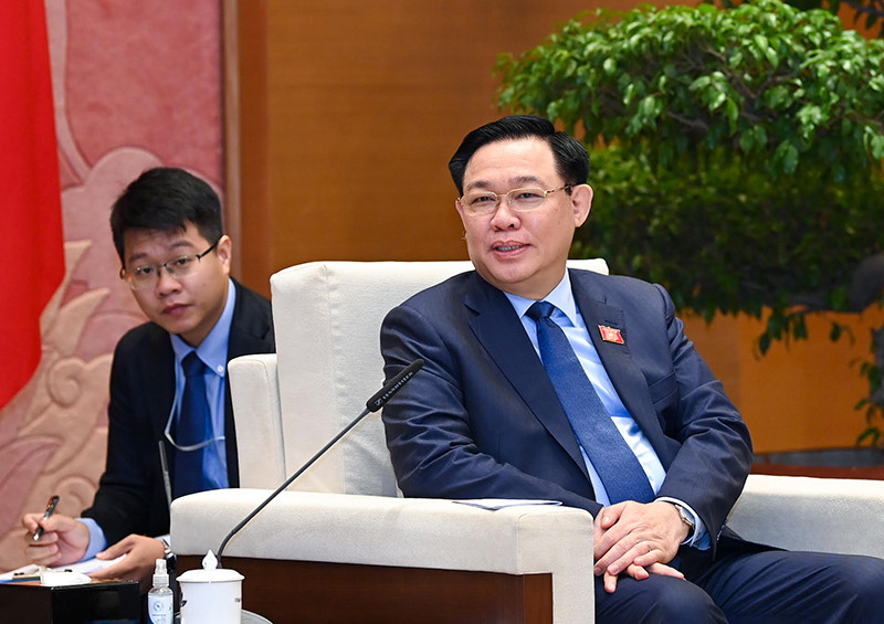 Chủ tịch Quốc hội Vương Đình Huệ phát biểu tại buổi tiếp. Chủ tịch Quốc hội Vương Đình Huệ phát biểu tại buổi tiếp.