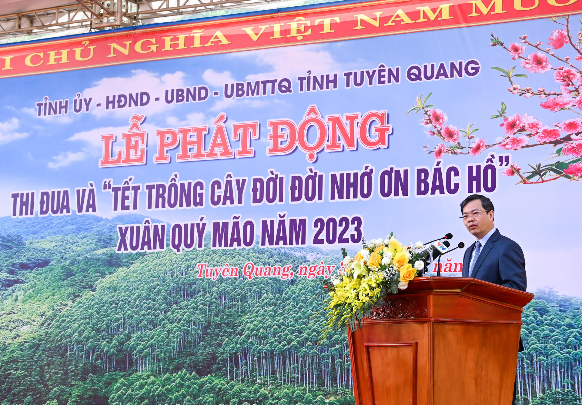 Chủ tịch UBND tỉnh Tuyên Quang Nguyễn Văn Sơn phát biểu tại lễ phát động.