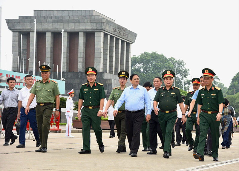 Thủ tướng Phạm Minh Chính kiểm tra công tác tu bổ định kỳ công trình Lăng Chủ tịch Hồ Chí Minh.