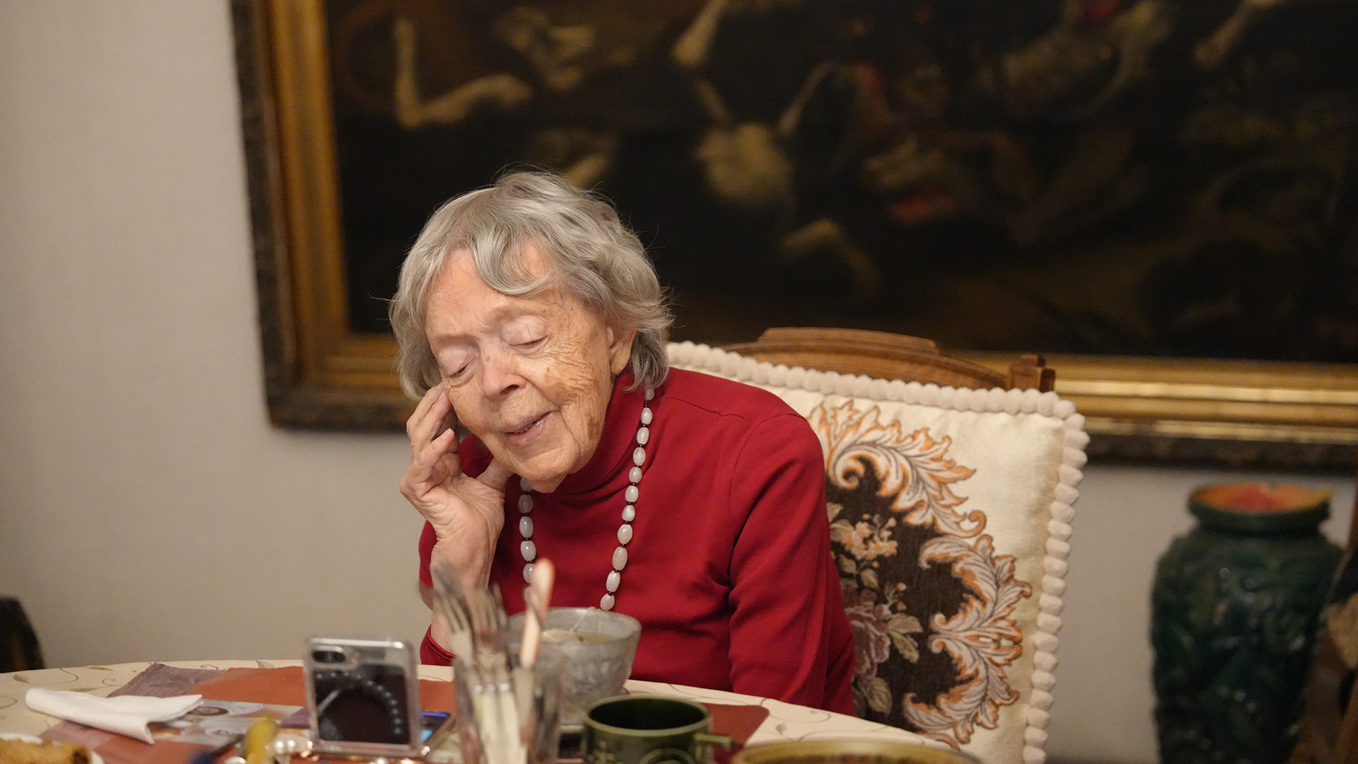 Bà Sophia Korchikova nói chuyện trực tuyến với các học trò Việt Nam. (Ảnh: XUÂN HƯNG) Bà Sophia Korchikova nói chuyện trực tuyến với các học trò Việt Nam. (Ảnh: XUÂN HƯNG)