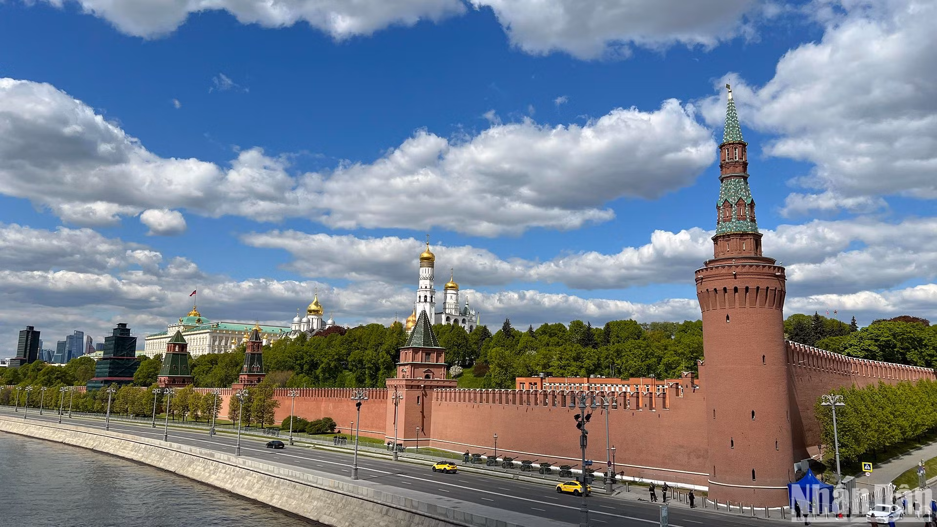 Khuôn viên Điện Kremlin tại thủ đô Moskva. (Ảnh: XUÂN HƯNG)