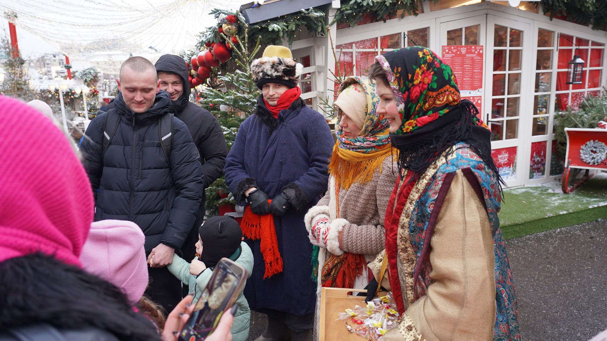 [Ảnh] Lễ hội "Hành trình đến Giáng sinh" ở Moskva, Liên bang Nga ảnh 2
