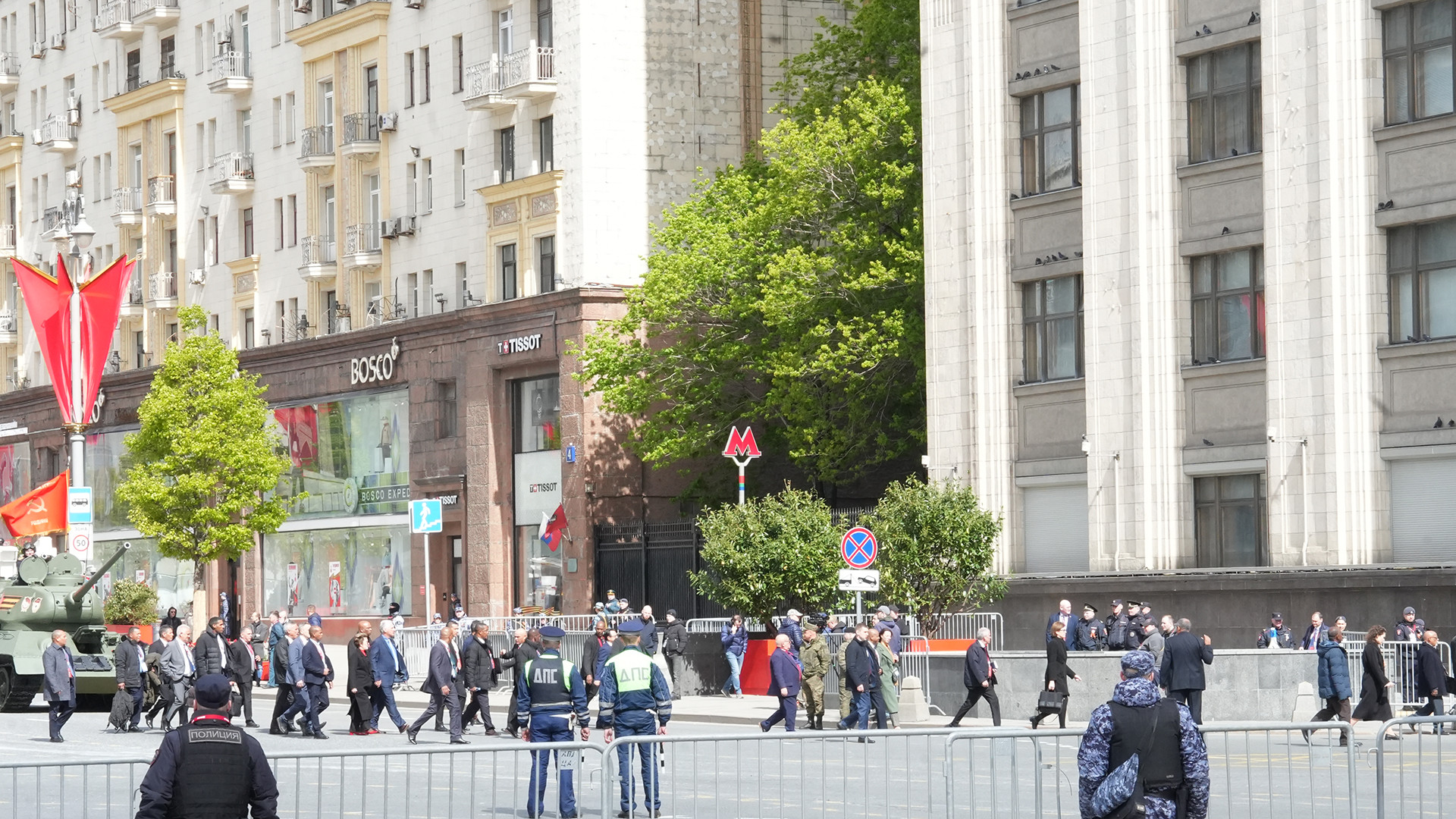 Đông đảo khách mời quốc tế cơ động về Quảng trường Đỏ tham dự lễ tổng duyệt.