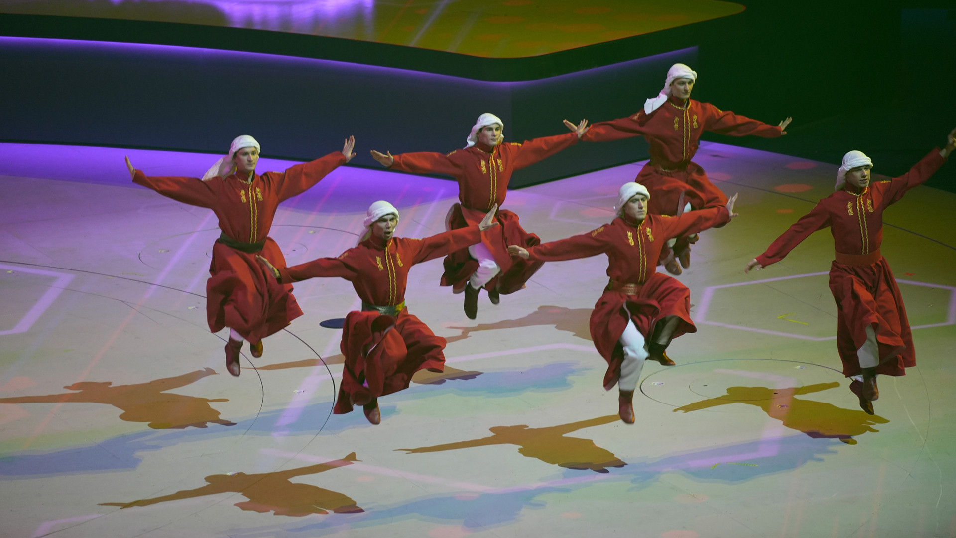 Bên cạnh đó, trong khuôn khổ Liên hoan diễn ra diễn đàn quốc tế dành cho các nhà ngoại giao trẻ đến từ 60 quốc gia trên thế giới.