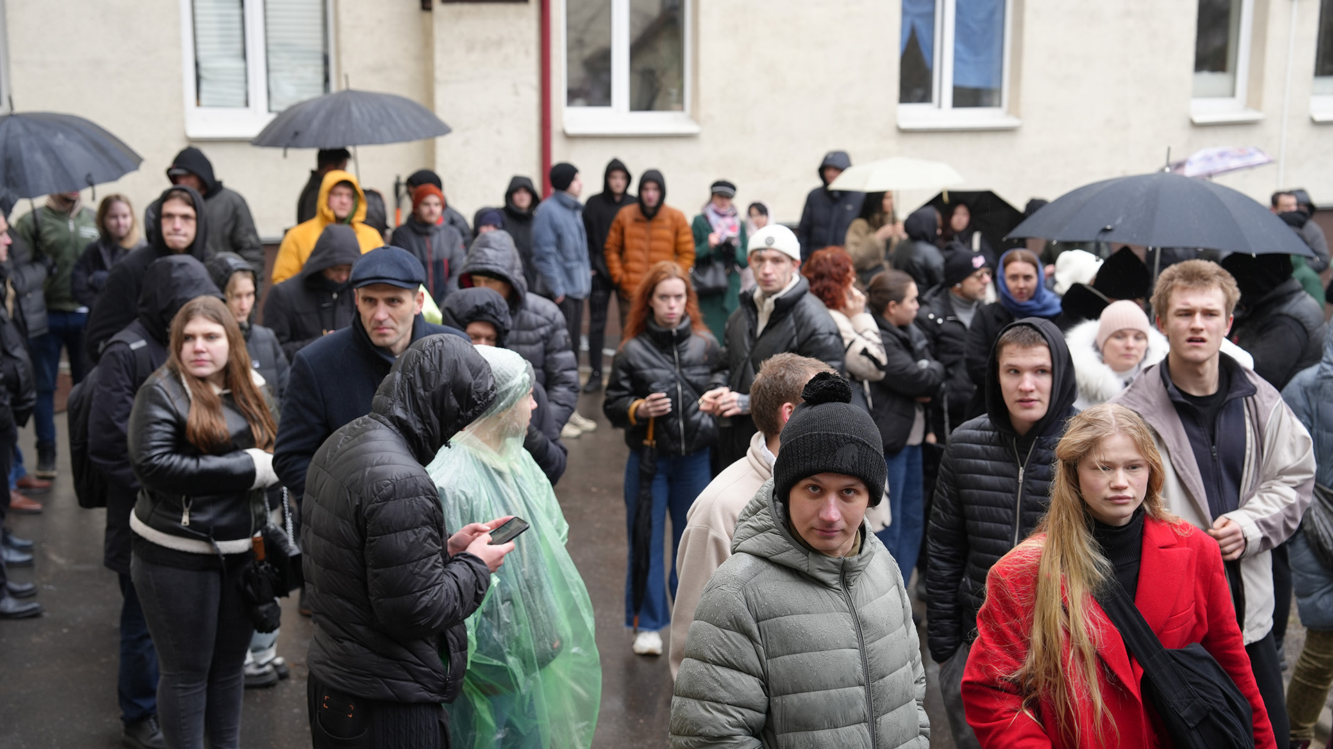 Đây là nghĩa cử cao đẹp, thể hiện tình đoàn kết, chia sẻ của người dân Nga trong thời khắc khó khăn. Ảnh: XUÂN HƯNG