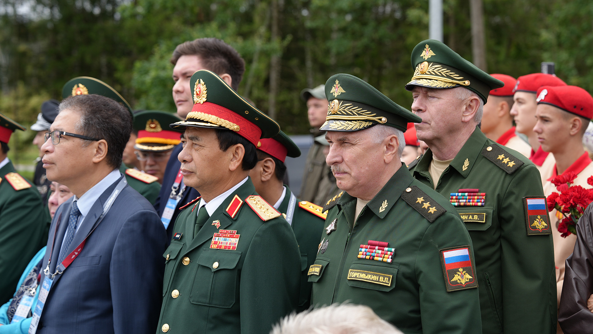 Đại tướng Phan Văn Giang và Thượng tướng Viktor Goremykin tham dự buổi lễ.