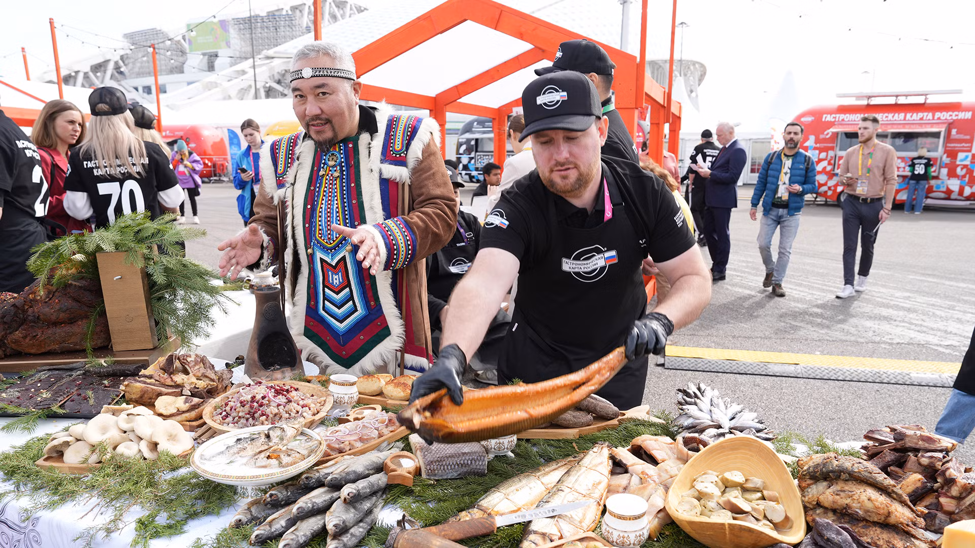 Lễ hội ẩm thực "Hương vị nước Nga" quy tụ những đầu bếp giỏi nhất với các dự án ẩm thực đặc biệt. 