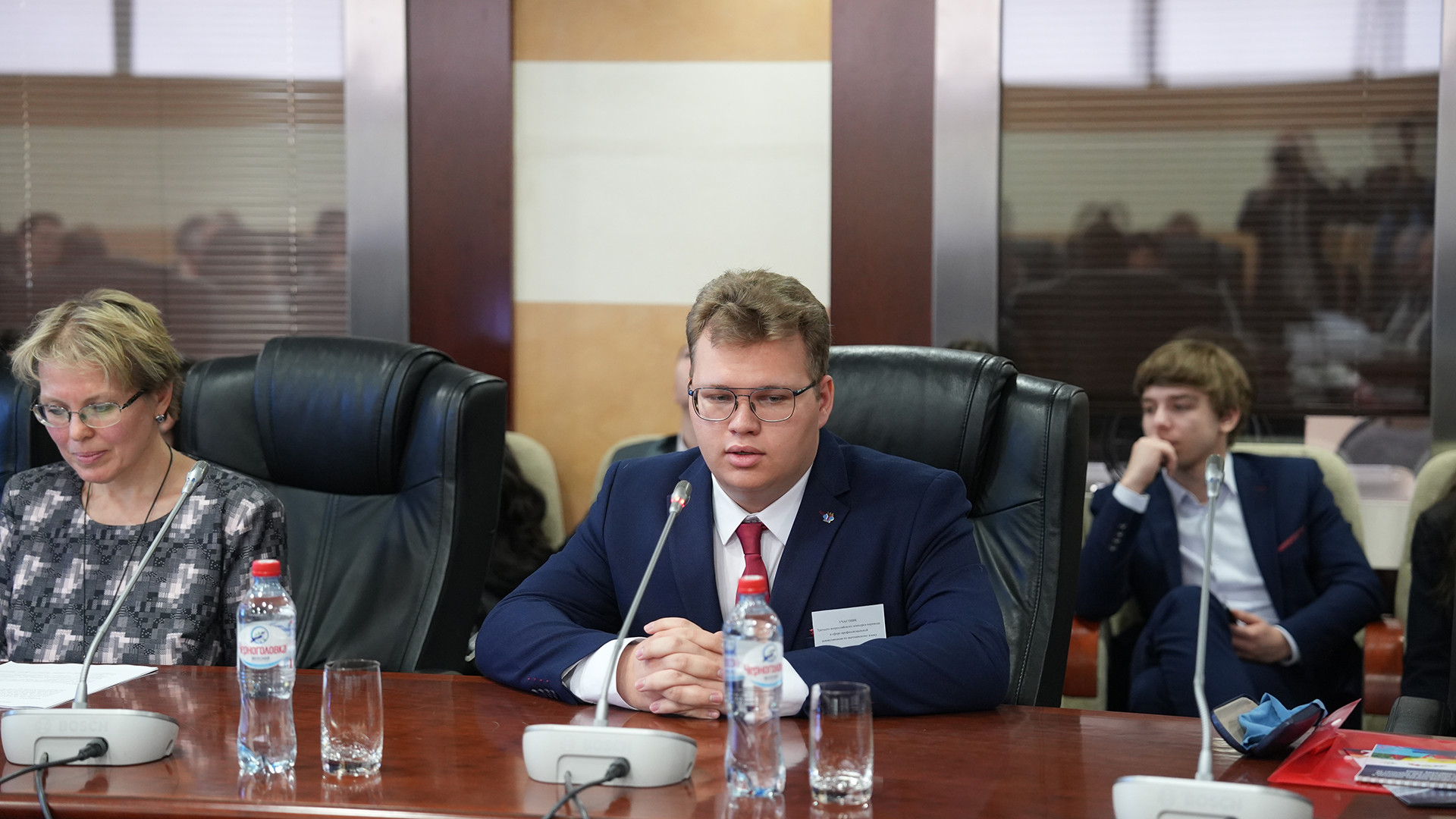 Thí sinh dịch từ tiếng Nga sang tiếng Việt. (Ảnh: XUÂN HƯNG) Thí sinh dịch từ tiếng Nga sang tiếng Việt. (Ảnh: XUÂN HƯNG)