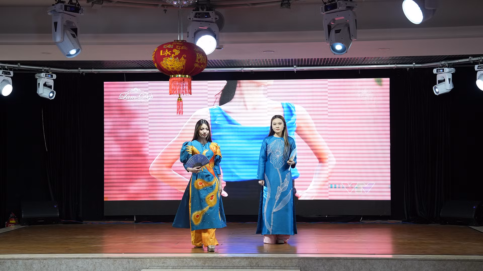 Không gian văn hóa Tết Việt tại thủ đô nước Nga giúp bà con kiều bào cảm nhận được sự gắn kết, tình nghĩa đồng bào, dù đang sinh sống xa quê hương.