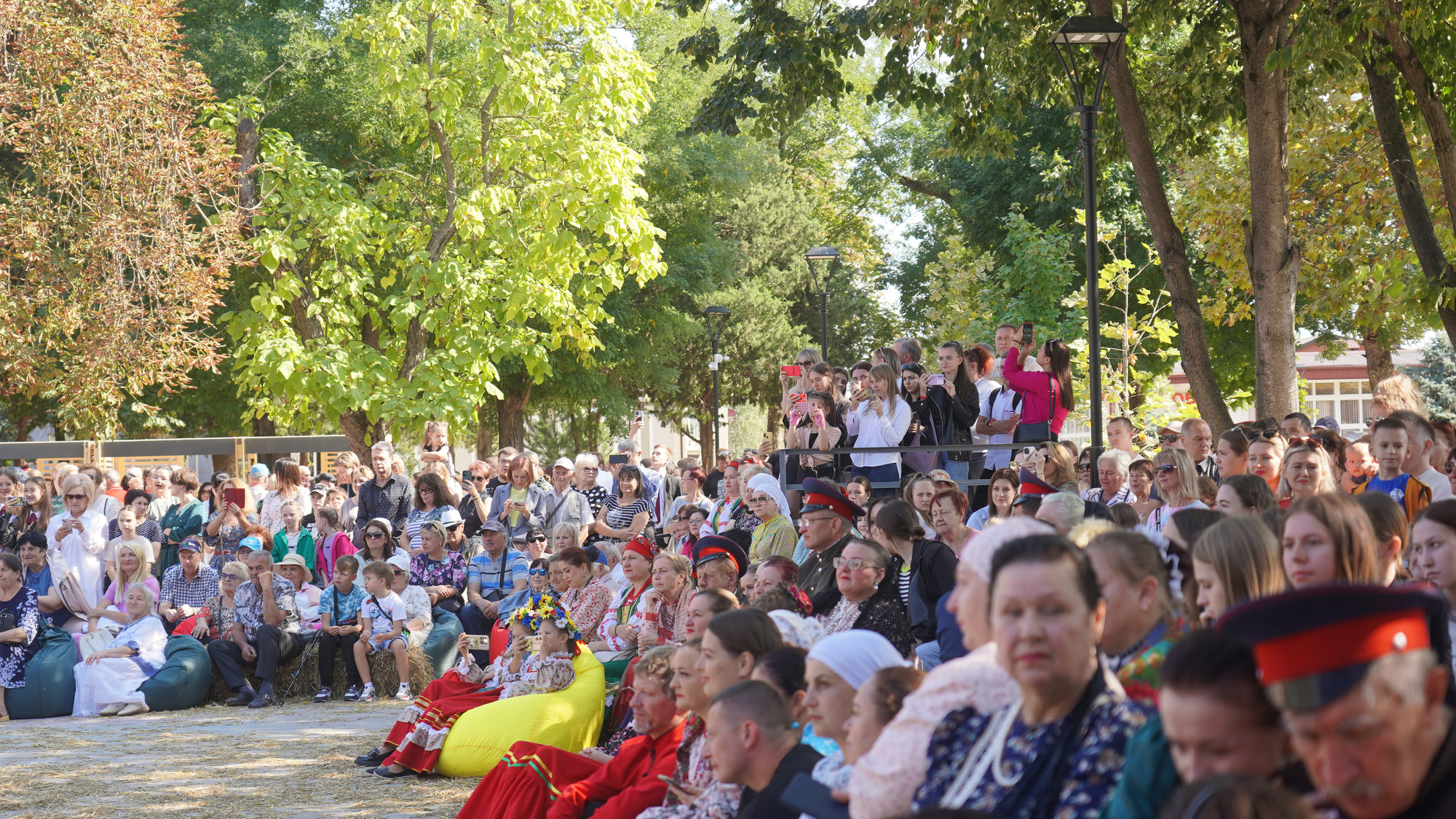 ... thu hút đông đảo sự cổ vũ và động viên của mọi người.