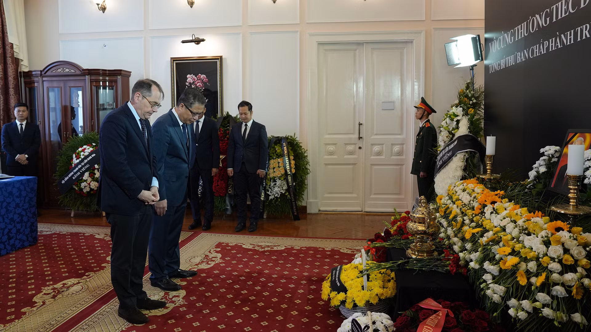 Đại diện Liên minh châu Âu tại Liên bang Nga viếng Tổng Bí thư Nguyễn Phú Trọng.