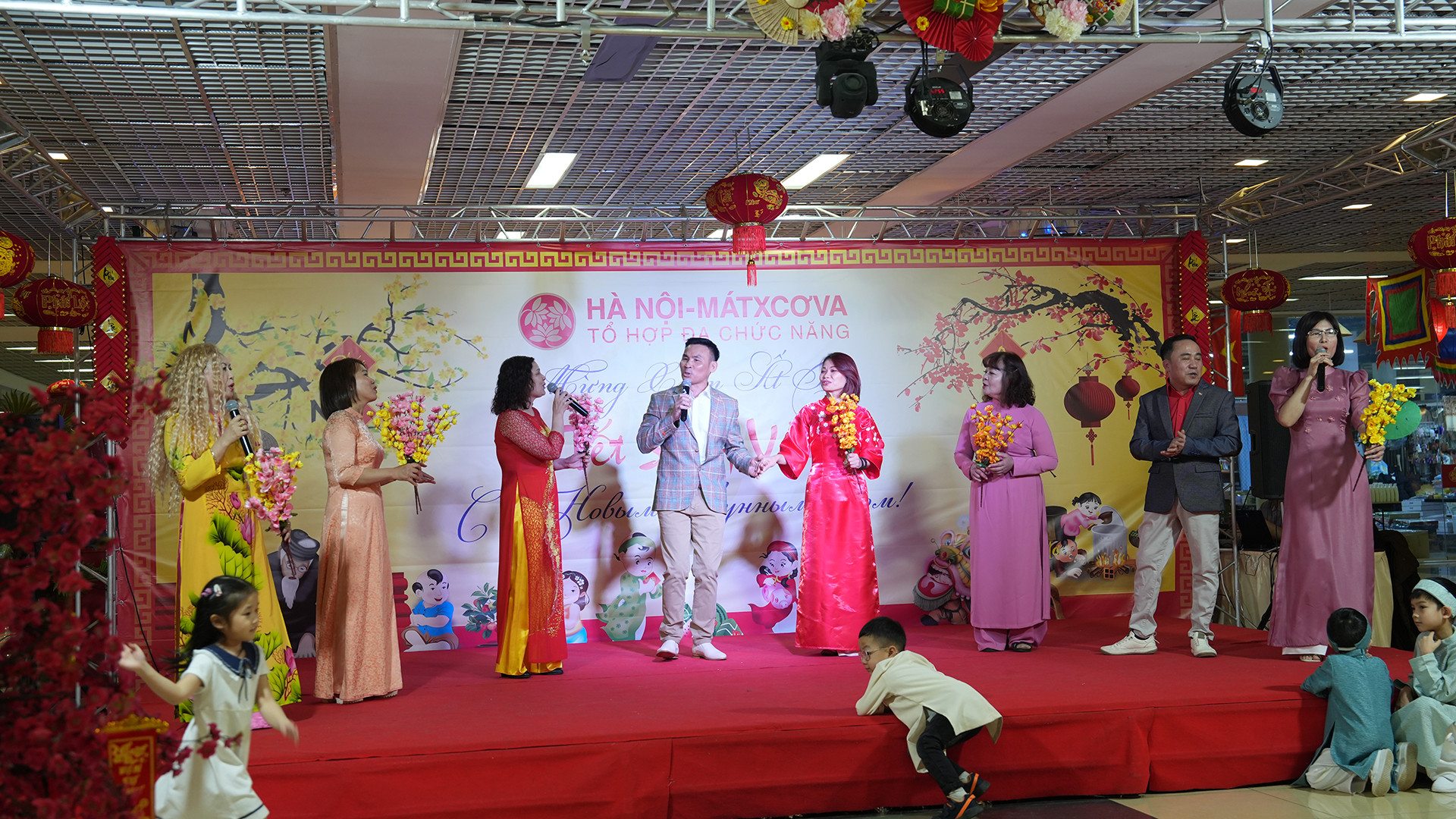 [Ảnh] Người Việt ở thủ đô nước Nga tưng bừng đón Tết Nguyên đán ảnh 7