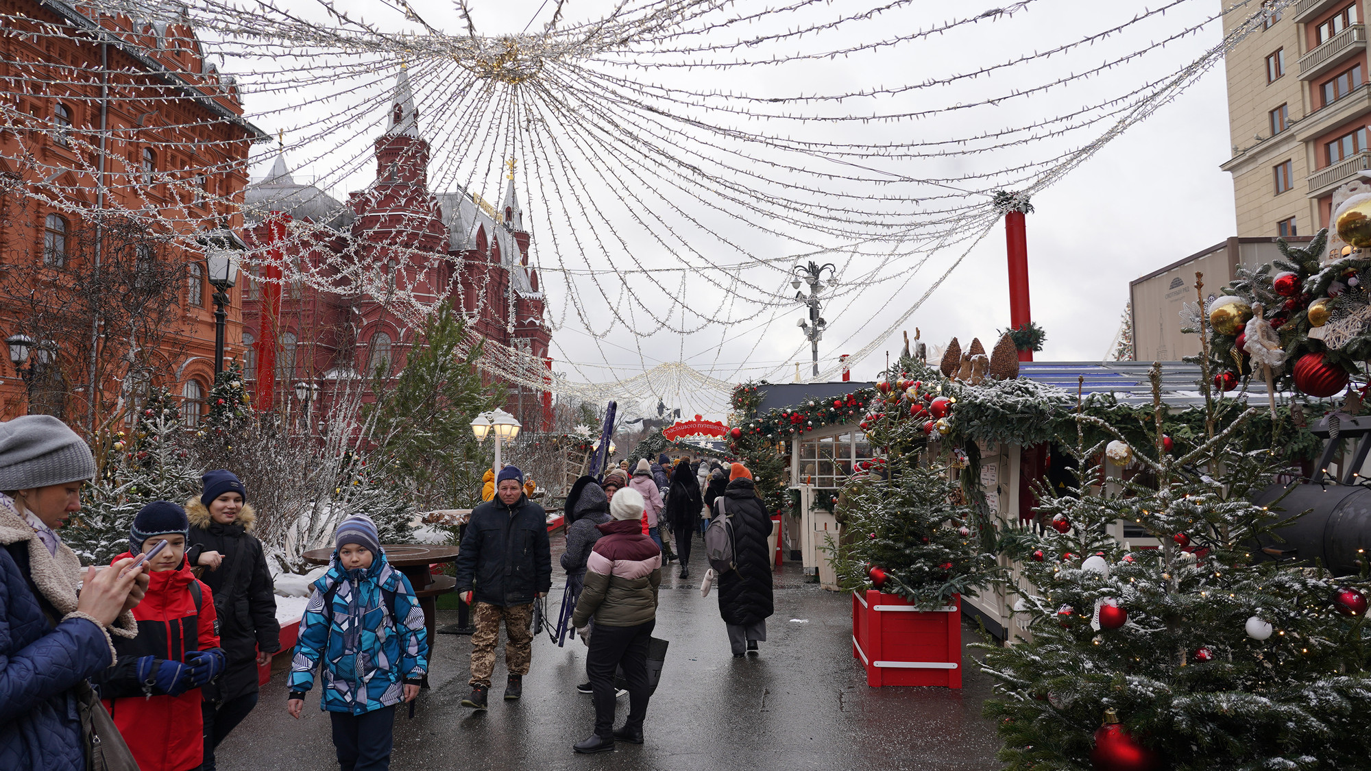 [Ảnh] Lễ hội "Hành trình đến Giáng sinh" ở Moskva, Liên bang Nga ảnh 1