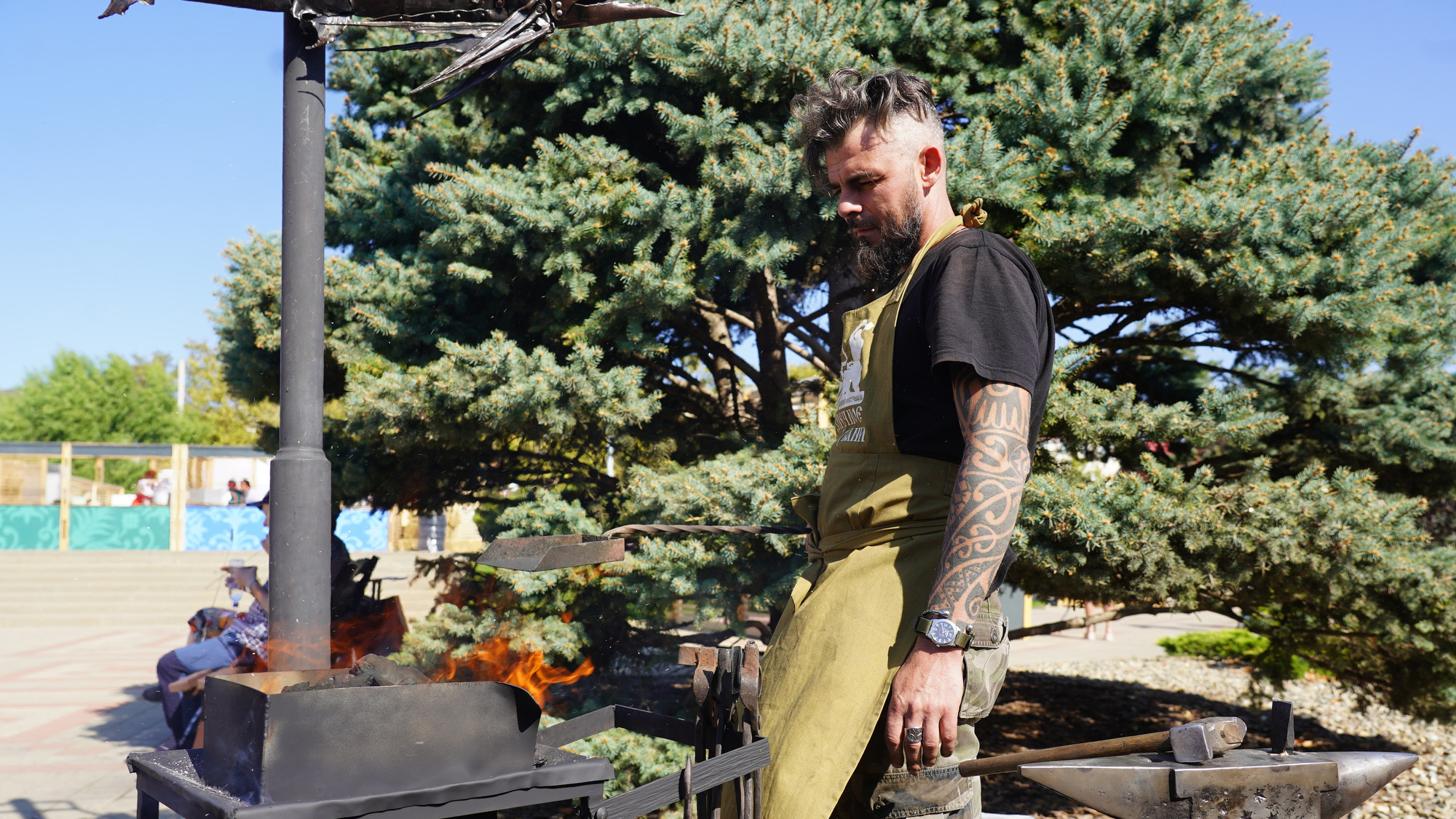 Nghề rèn của người Kozak nổi tiếng khắp nơi. Các sản phẩm rèn thủ công trải qua nhiều công đoạn, có chất lượng rất cao.