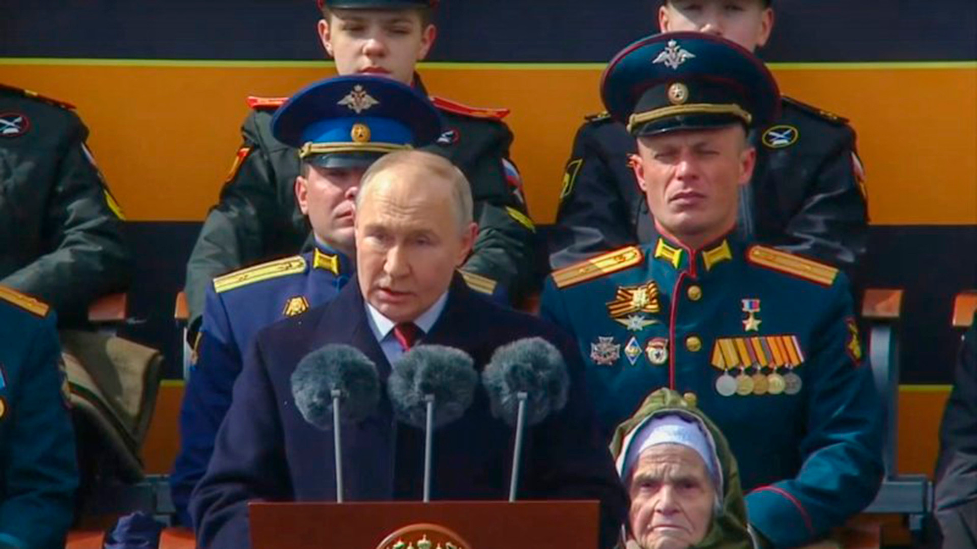 Tổng thống Nga Vladimir Putin phát biểu tại Lễ duyệt binh. (Ảnh: RIA Novosti)